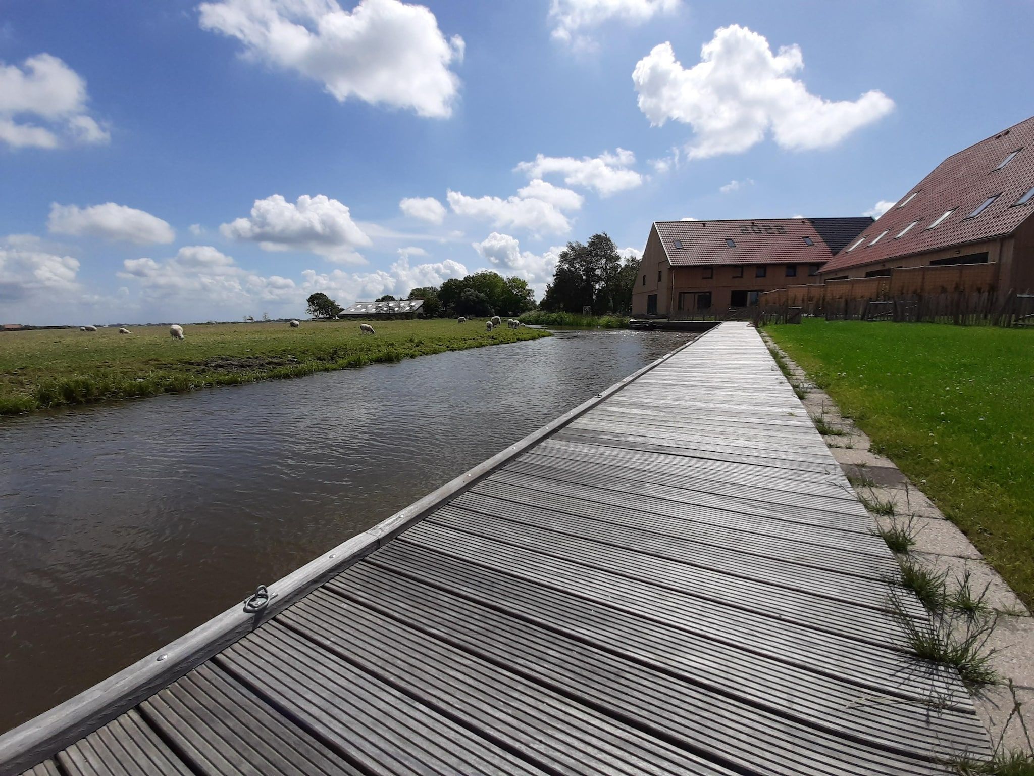 Voorzieningen bij combinatie van 2x 10 persoons woning in Leons