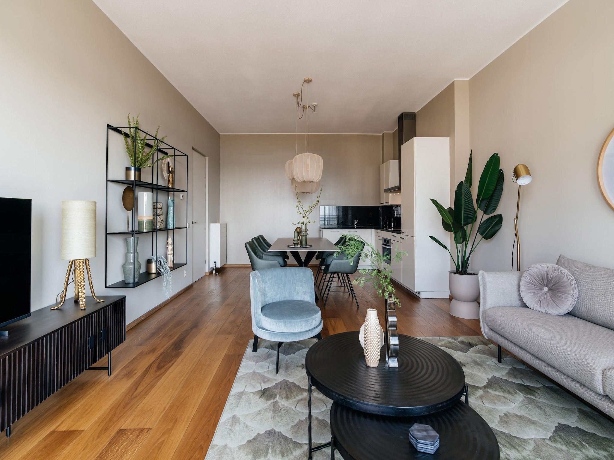 De woonkamer van Scheveningen Harbour 18C in Scheveningen