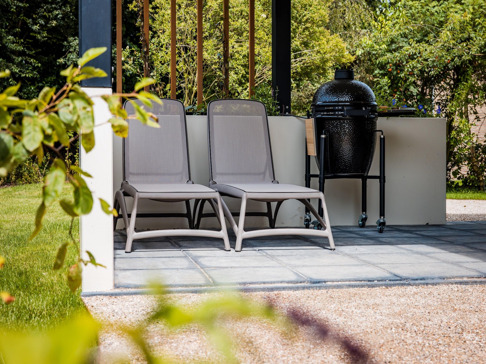 De tuin van Dwergarend 17-19 in Voorthuizen