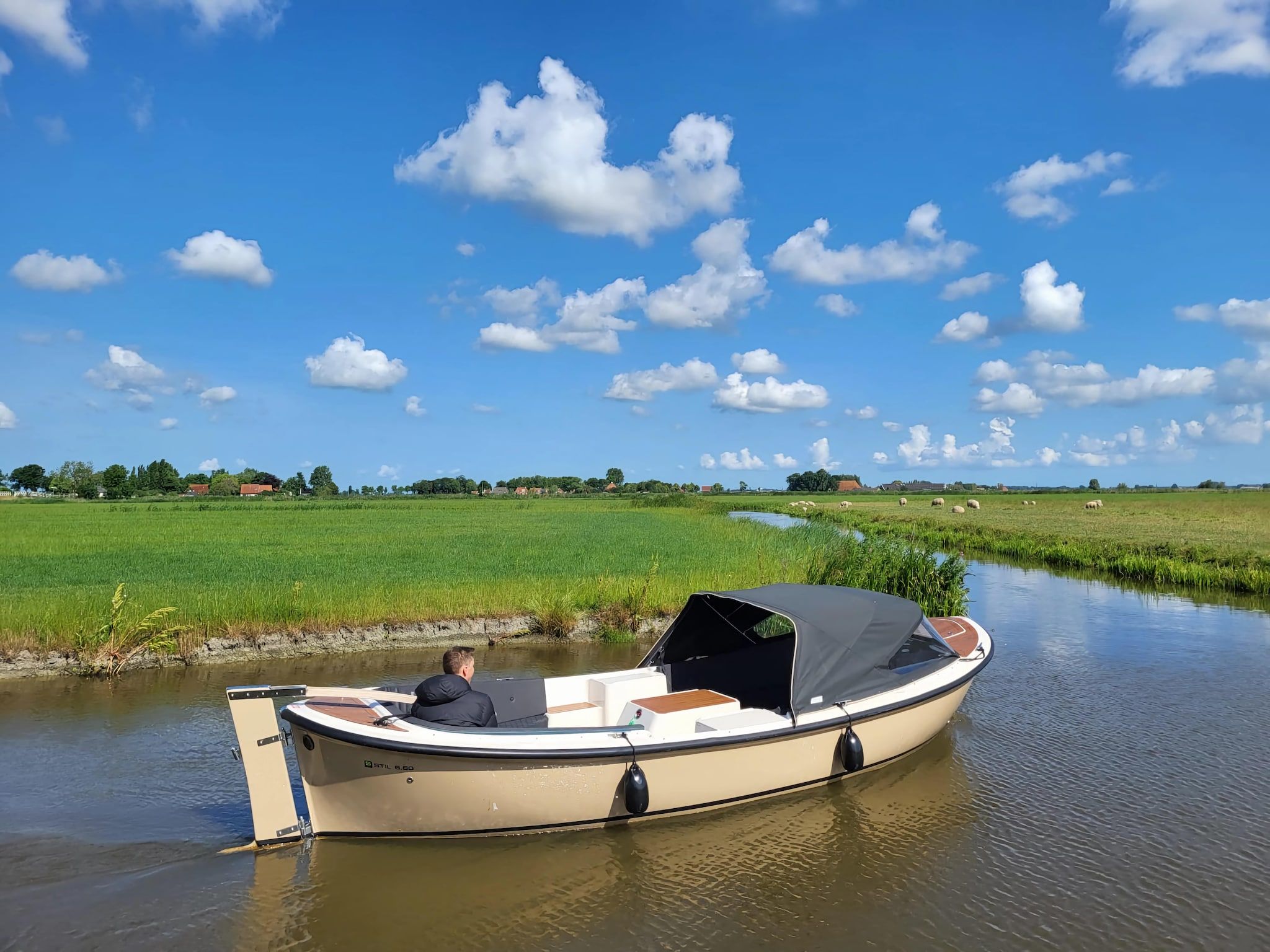 Voorzieningen bij Friese villa in Leons in Leons