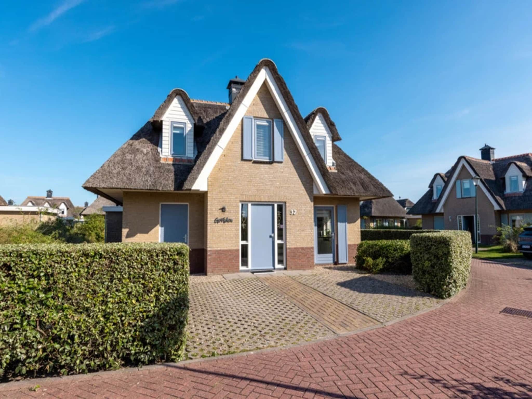 Vakantiepark Duynzicht 2 in Julianadorp aan zee - Foto 1 van 40