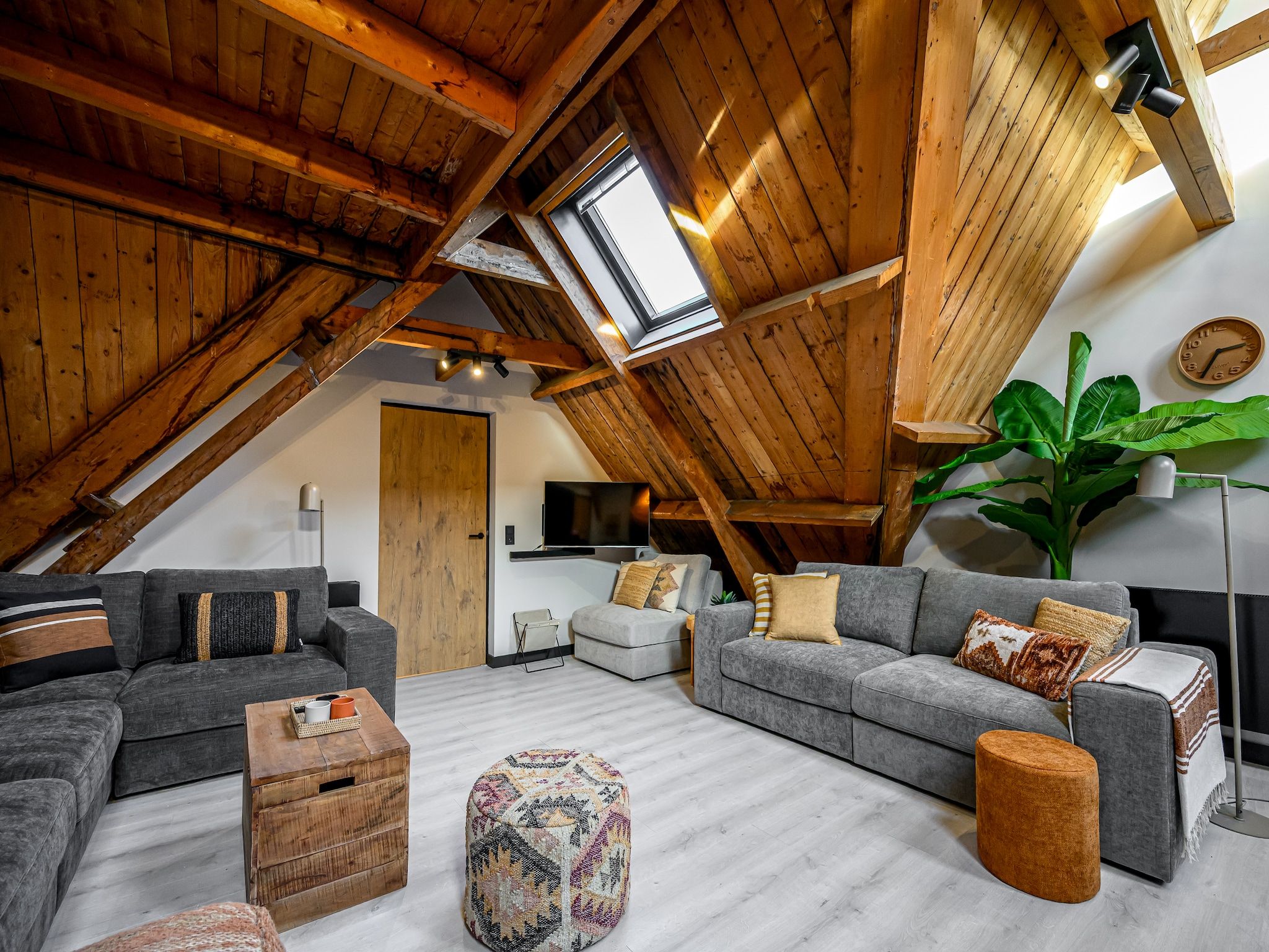 De woonkamer van Loft Loopuyt in Julianadorp