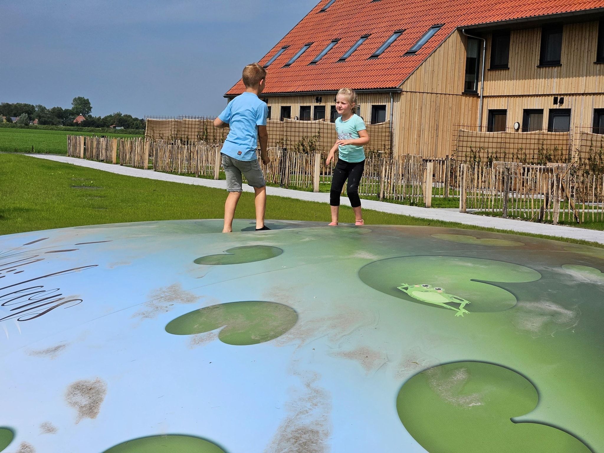 Voorzieningen bij Friese villa in Leons