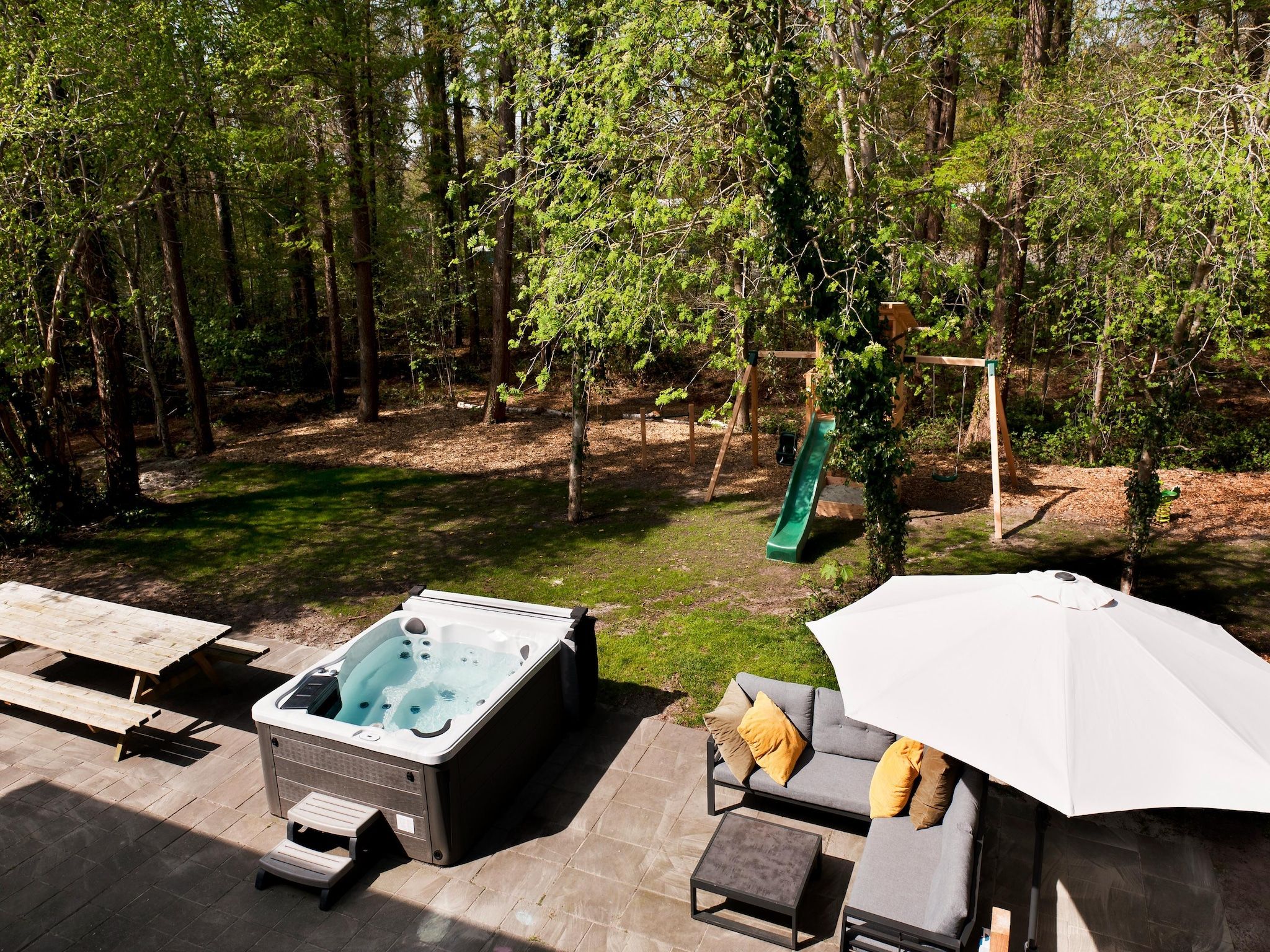 Wellness bij 20 pers groot Abeltjeshuis Wellness de luxe met buitenspa in Vlagtwedde