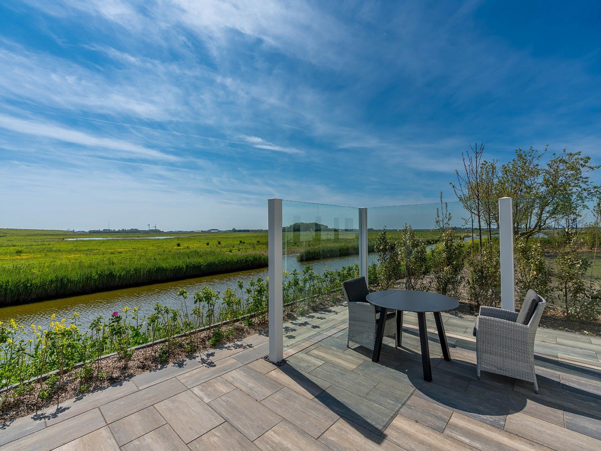 Het terras van ’t Waddenstrandje in Oudeschild