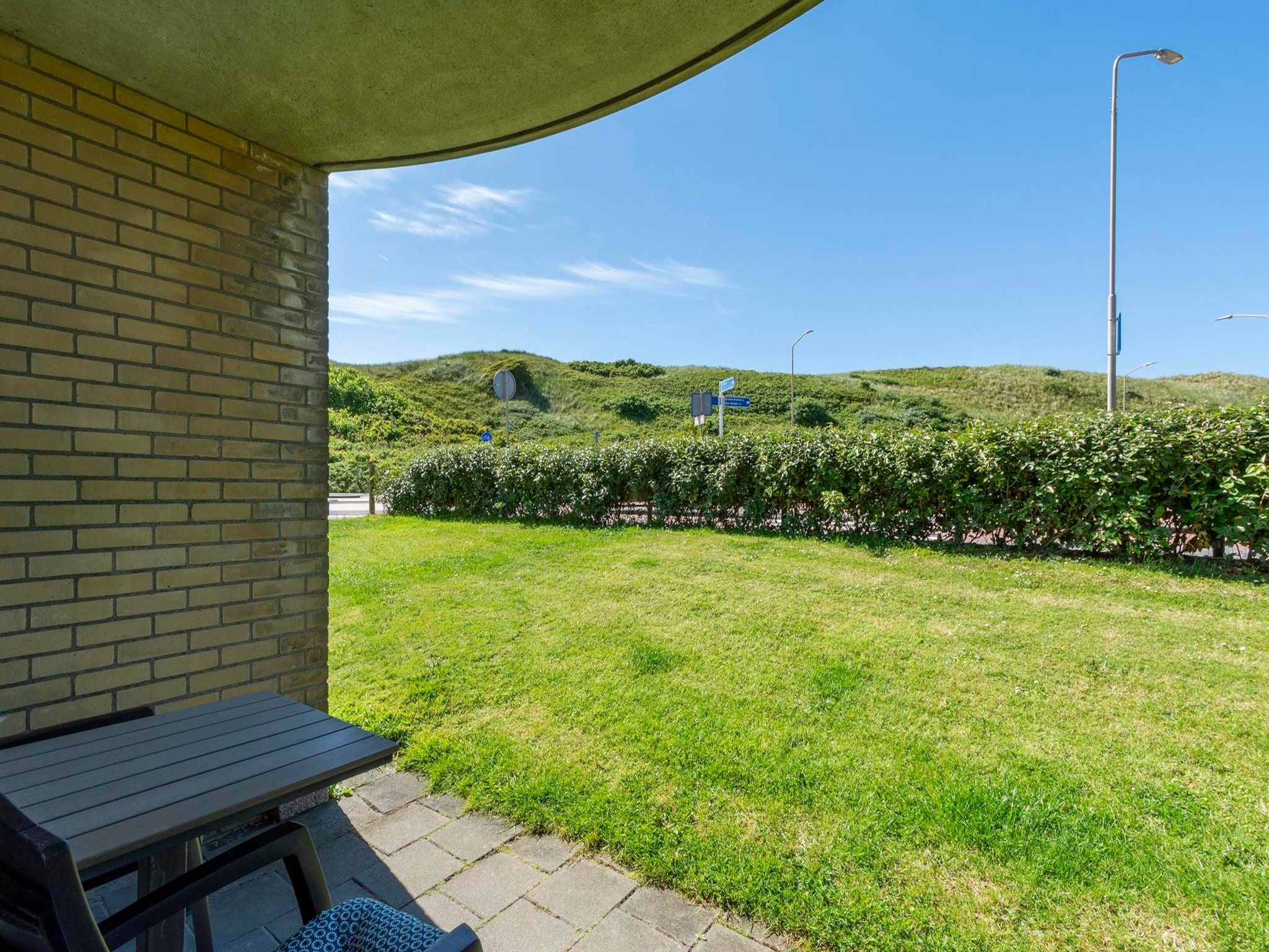 De tuin van Beach Appartement 08 in Callantsoog