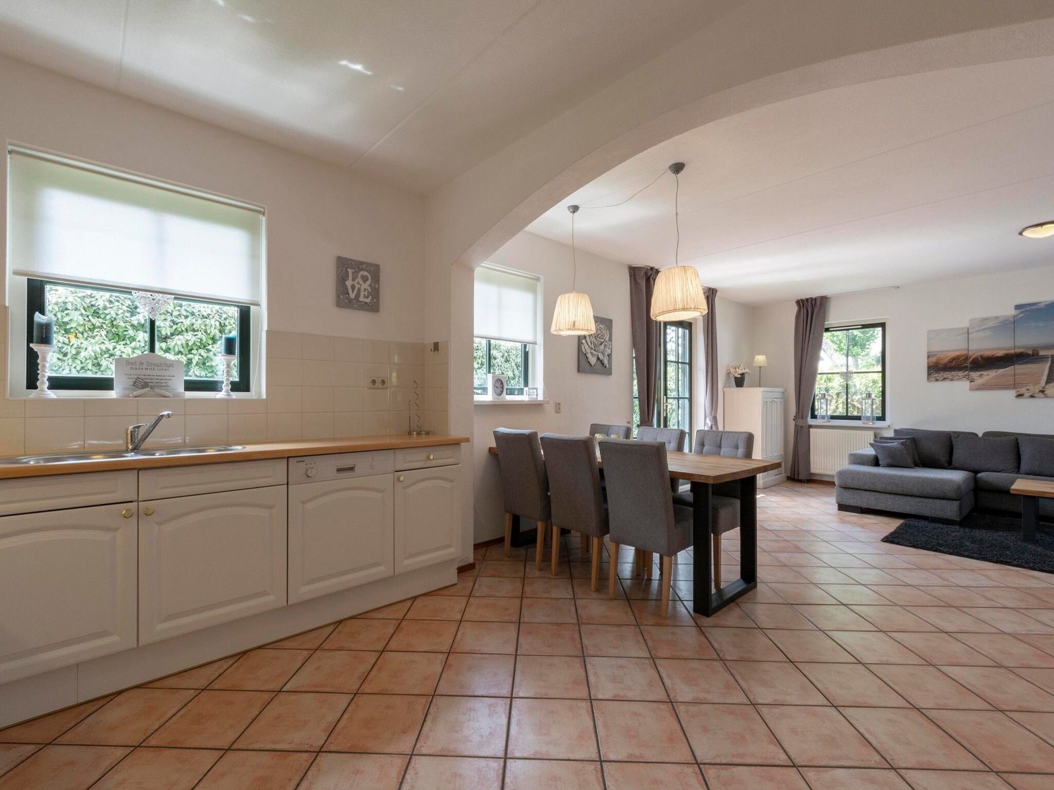 De eetkamer van De Buitenplaats 100 in Callantsoog