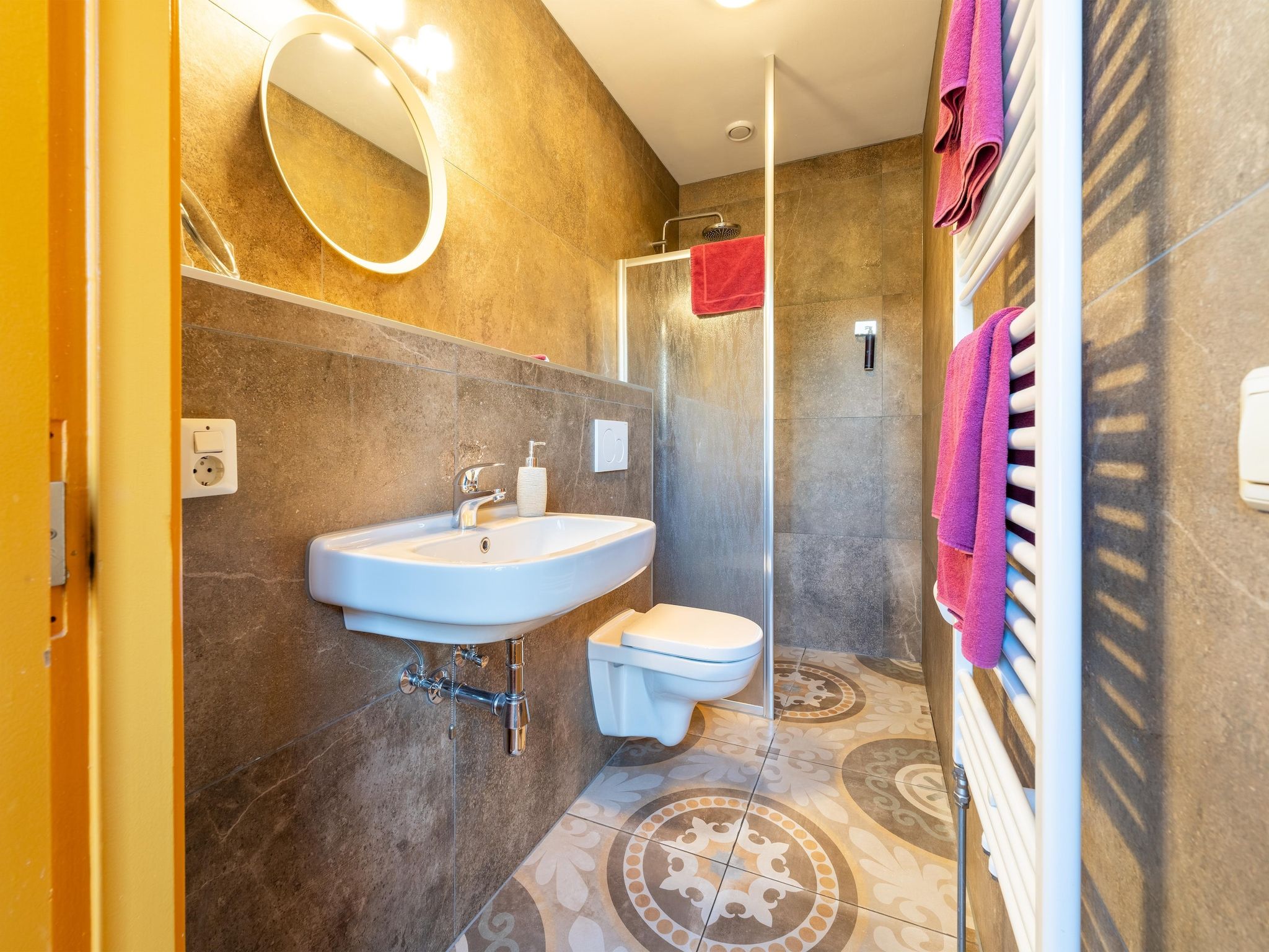 De badkamer van Landhuis Hezenes in Diever