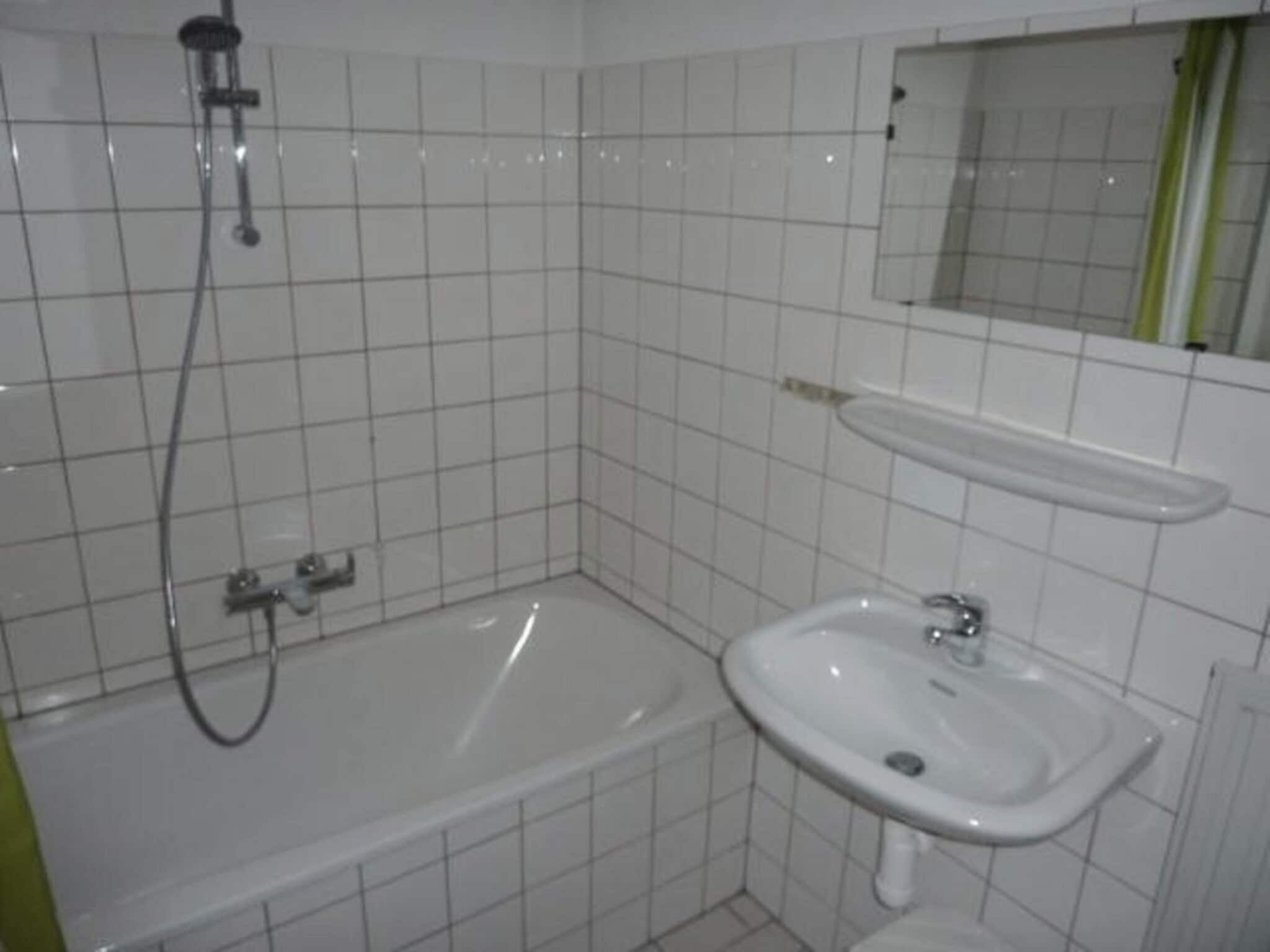 De badkamer van Schoneveld 367 Strandparel Breskens in Breskens