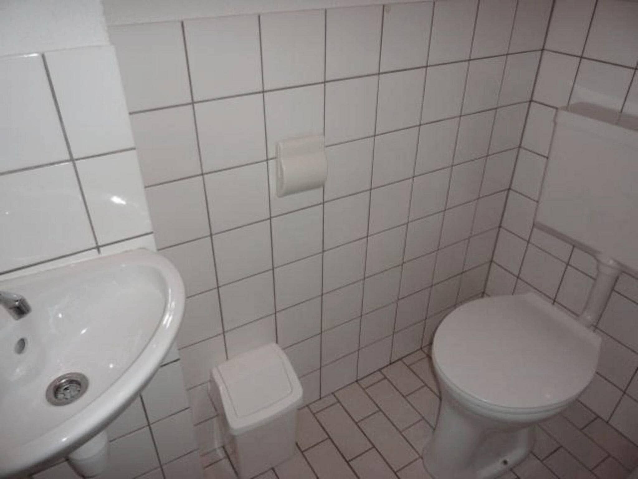 De badkamer van Schoneveld 367 Strandparel Breskens in Breskens