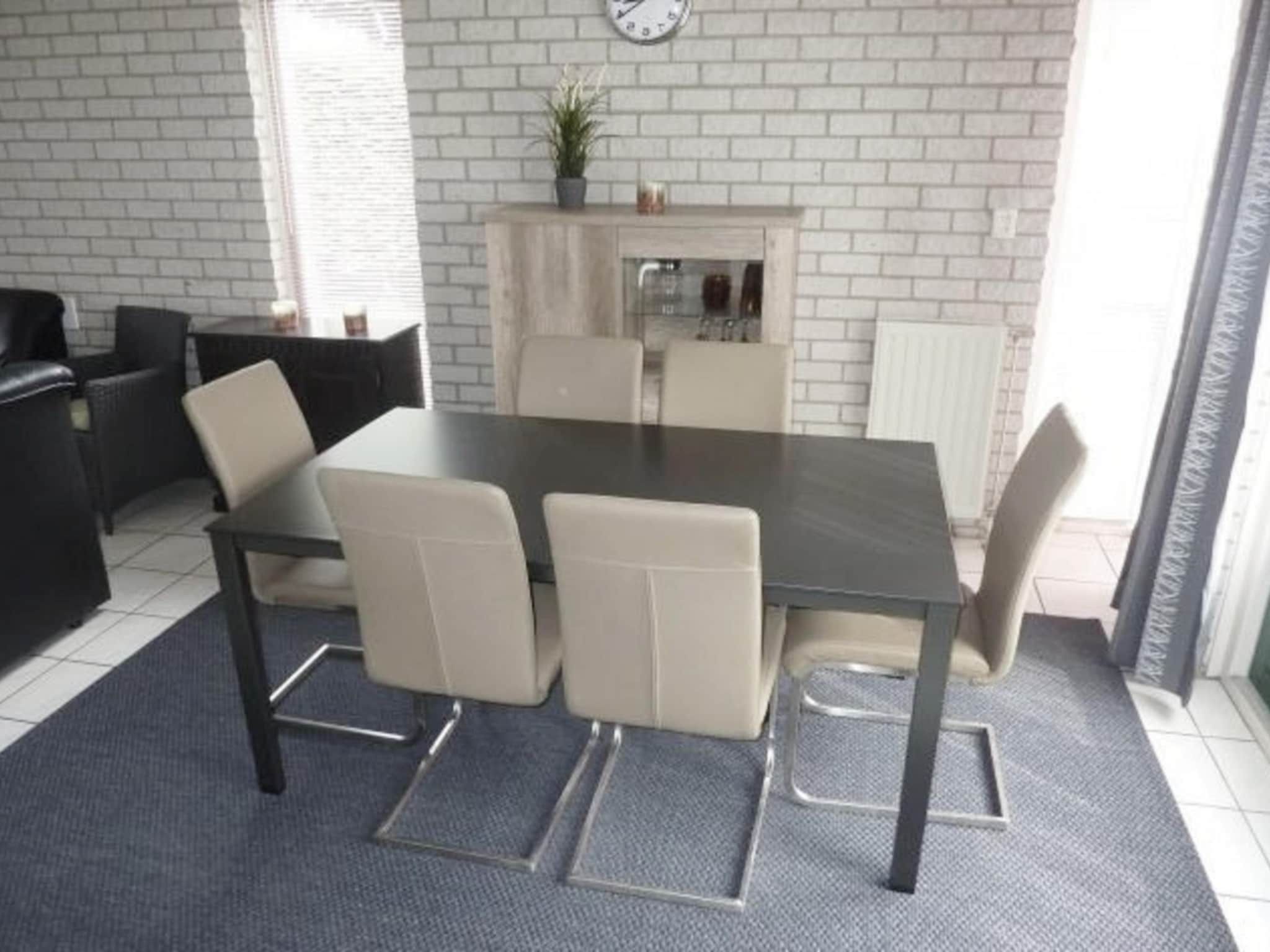 De eetkamer van Schoneveld 367 Strandparel Breskens in Breskens