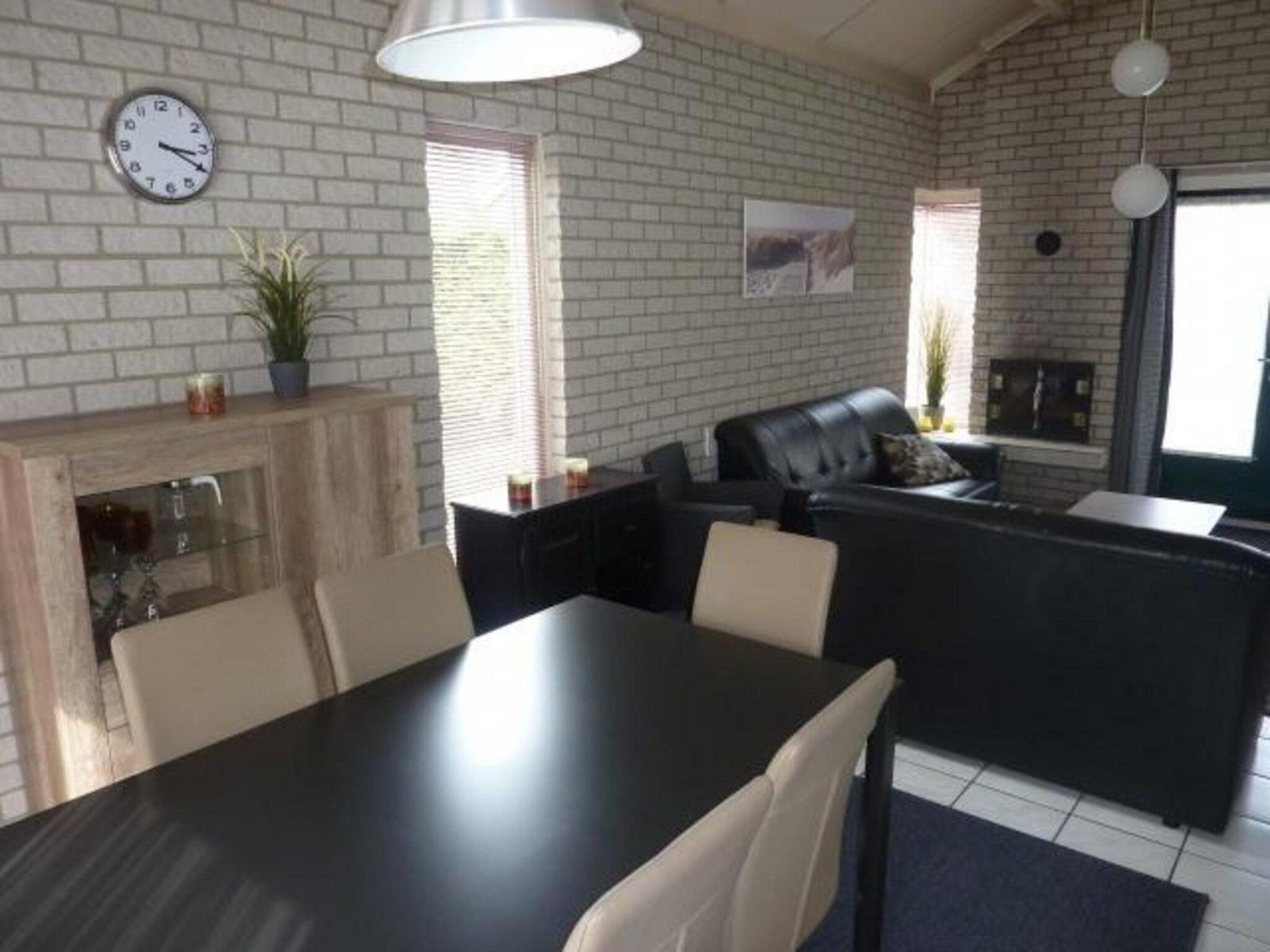 De eetkamer van Schoneveld 367 Strandparel Breskens in Breskens