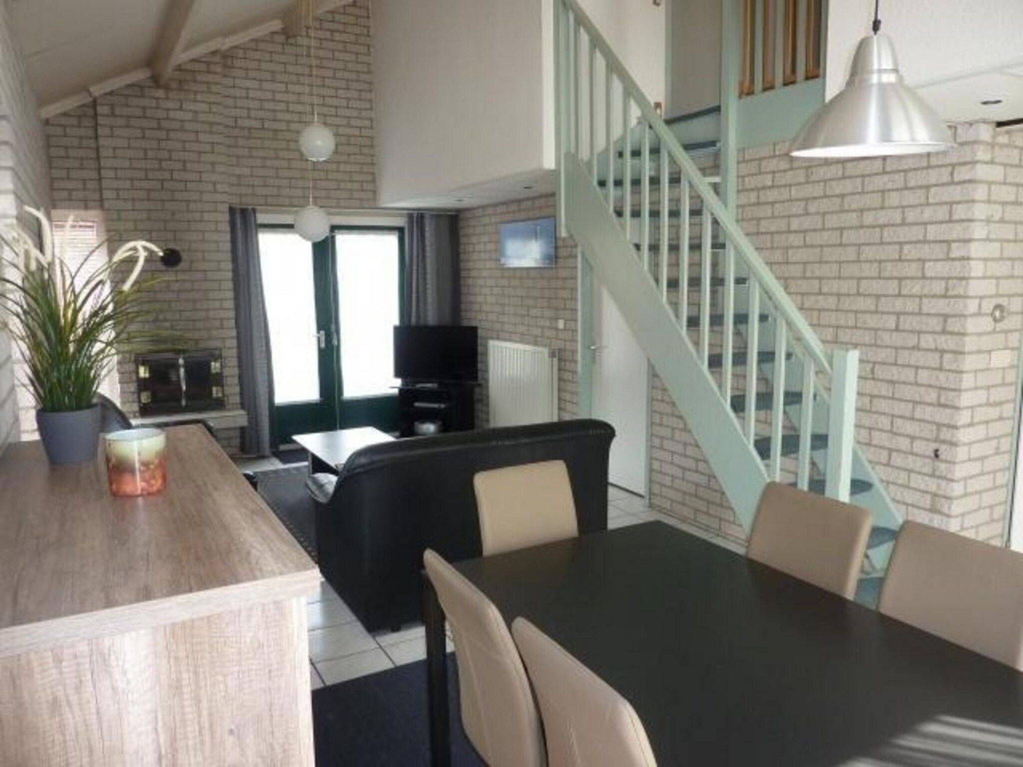 De eetkamer van Schoneveld 367 Strandparel Breskens in Breskens