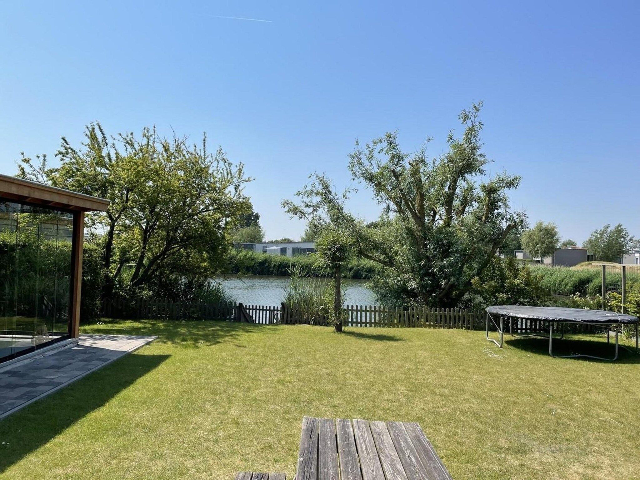 De tuin van Scheldeveste 33 Zwin Breskens in Breskens