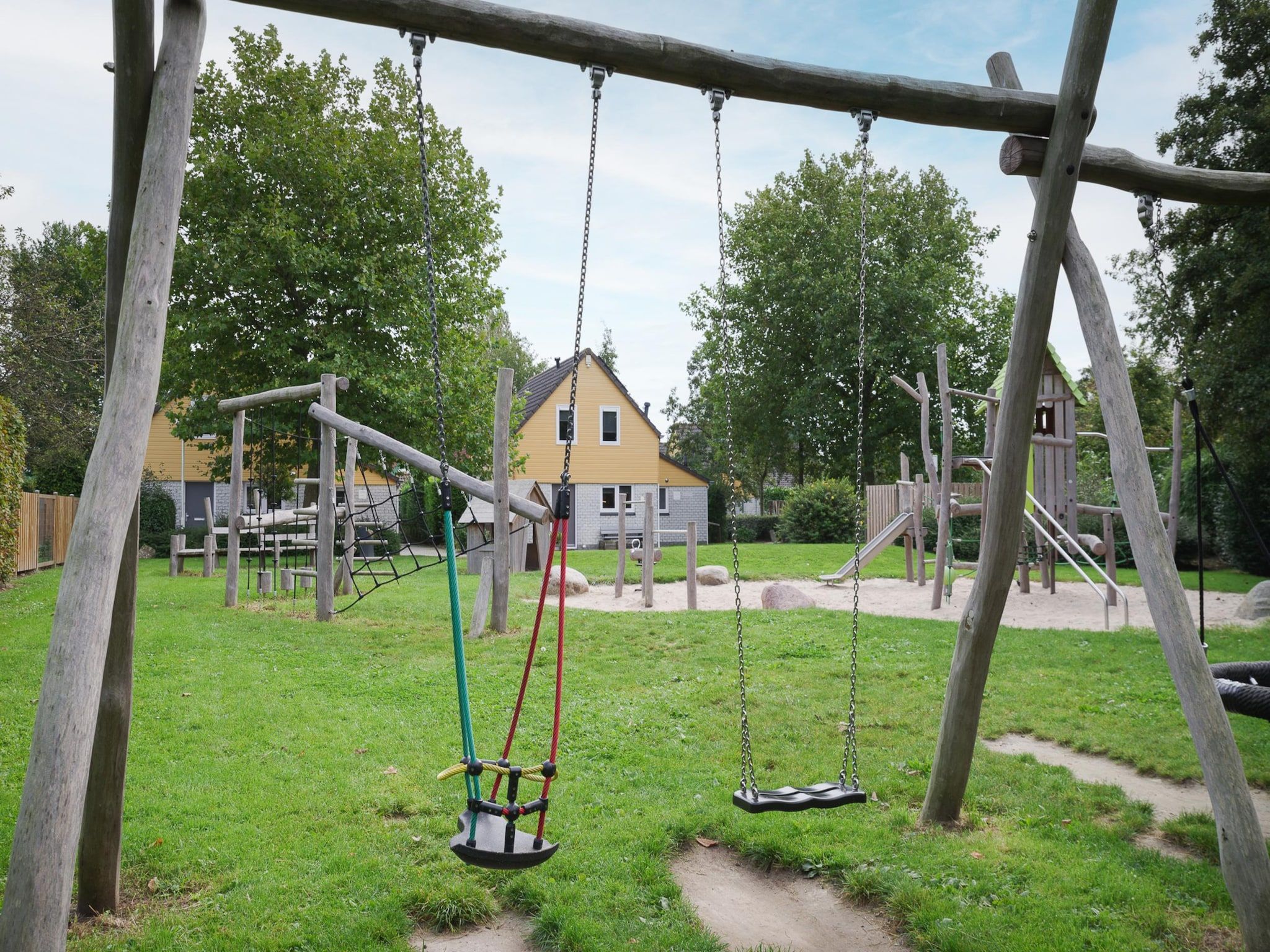 De tuin van Villapark De Oesterbaai 26 in Wemeldinge