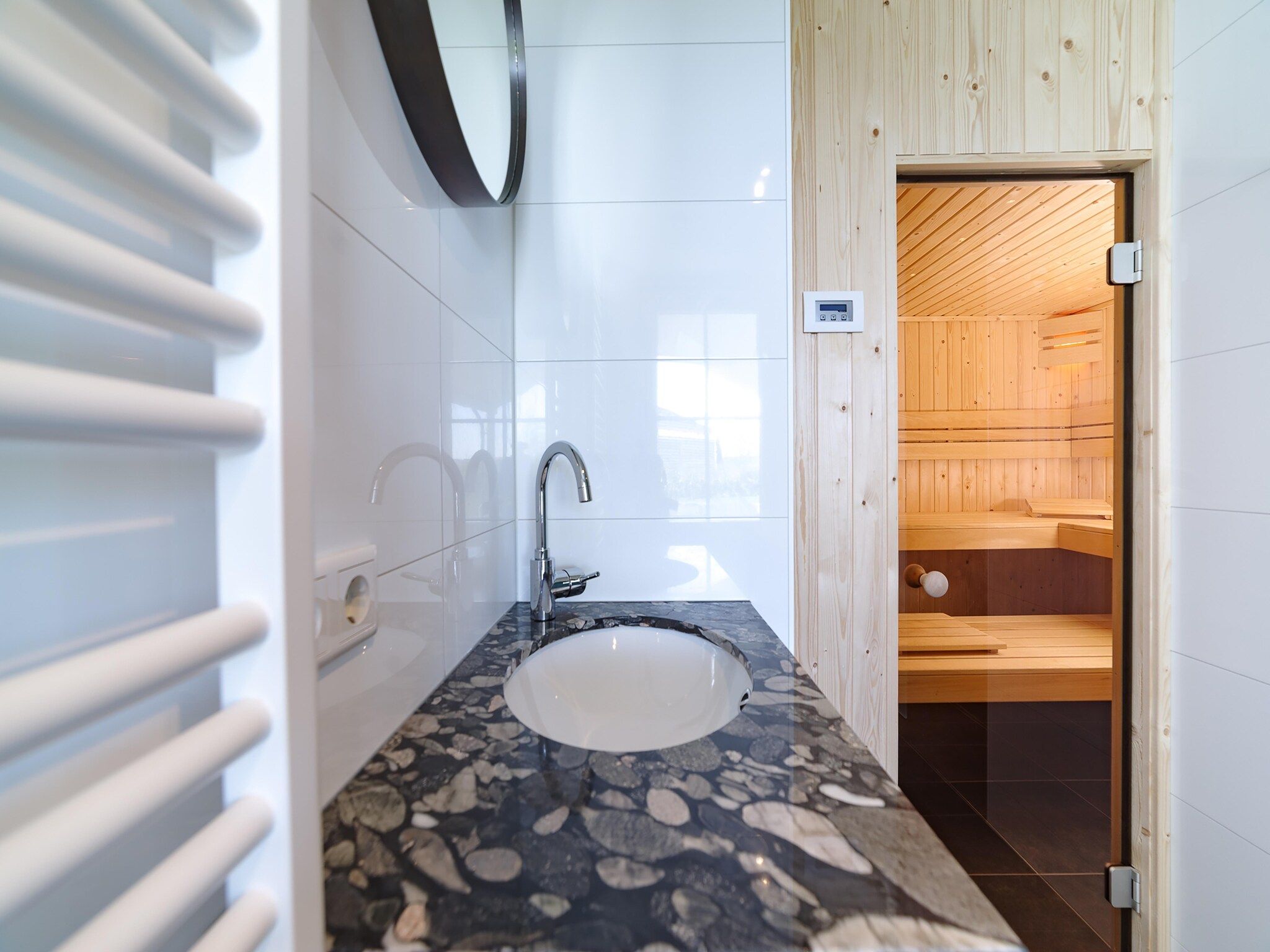 De badkamer van Game Villa in Colijnsplaat