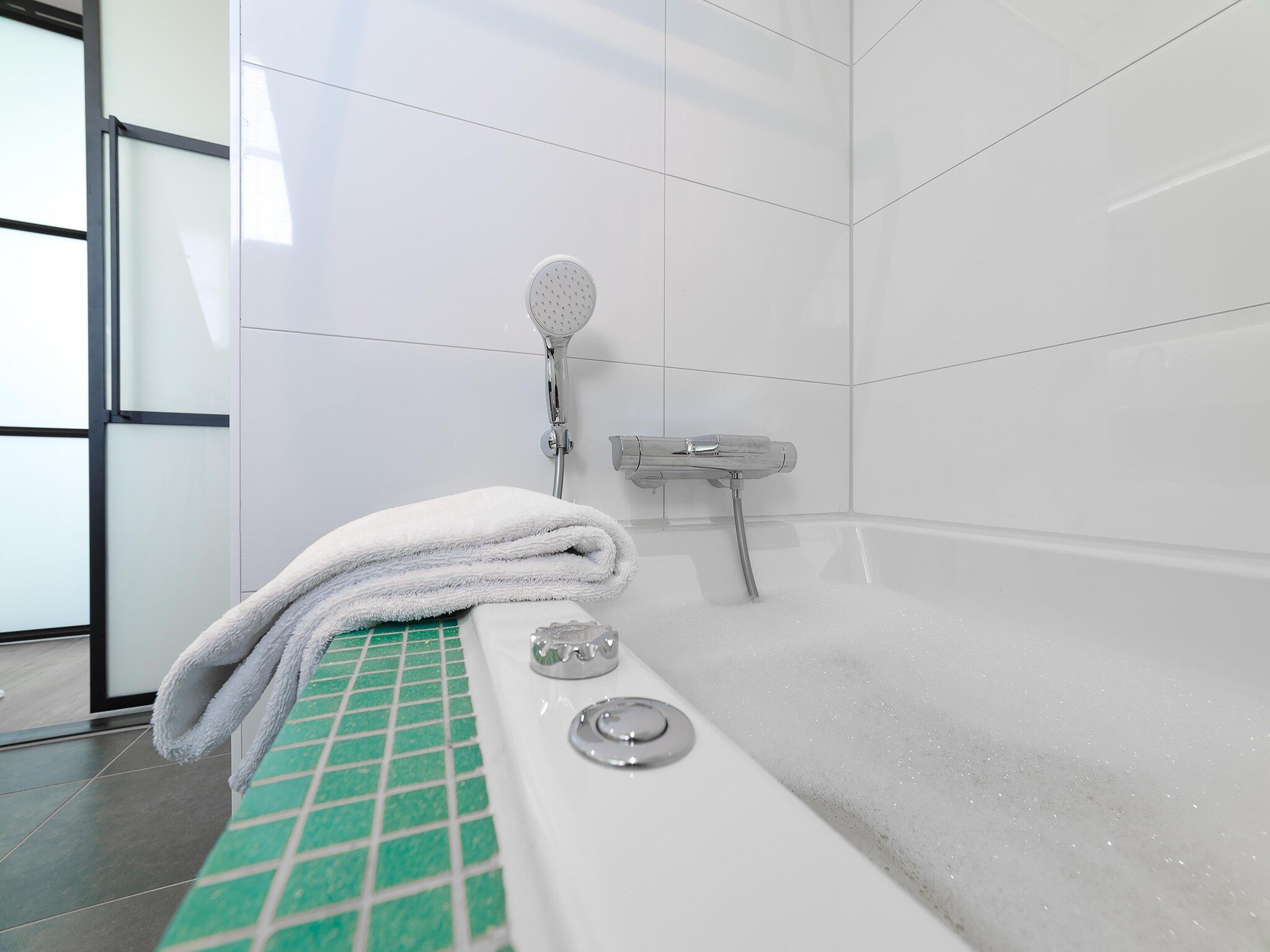 De badkamer van Game Villa in Colijnsplaat