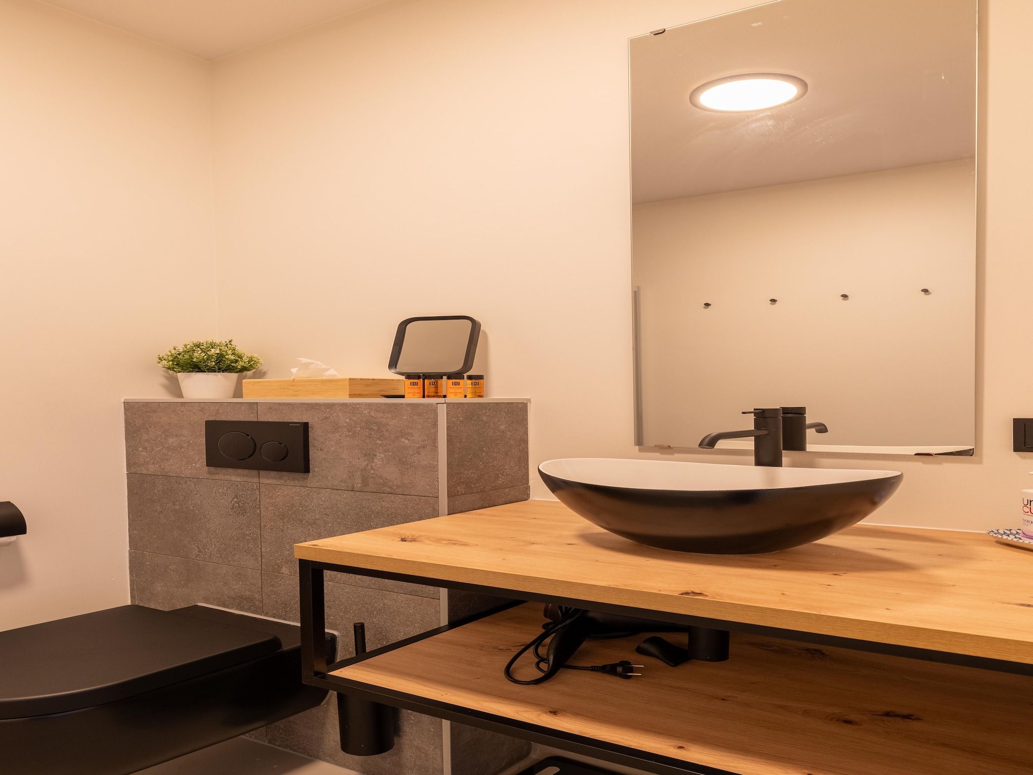 De badkamer van Appartement Vista Maris "Charlotte's Parel" - Havenweg 8-44  Sint-Annaland in Sint-Annaland