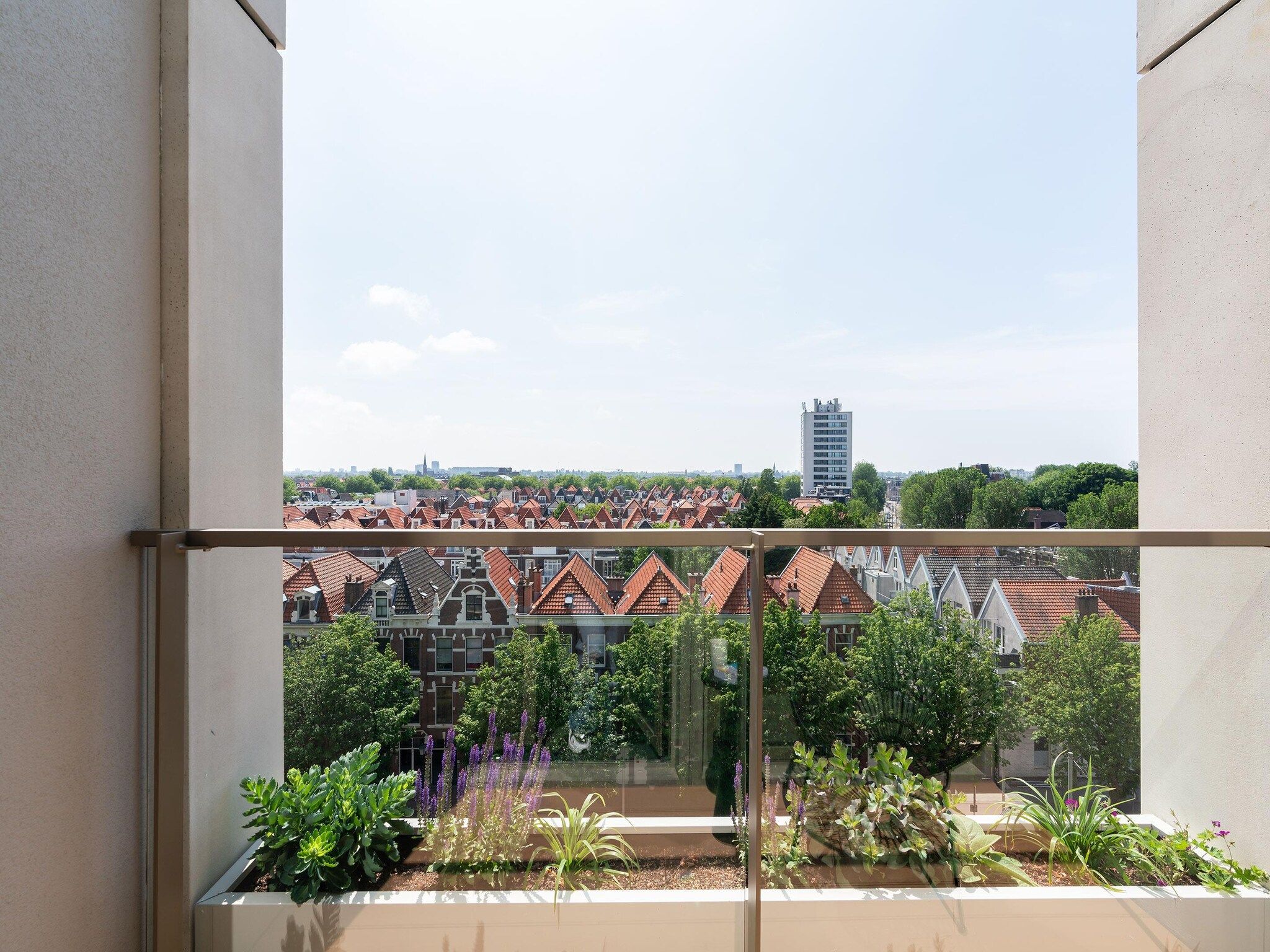 Het uitzicht vanaf Walden 4 in Den  Haag