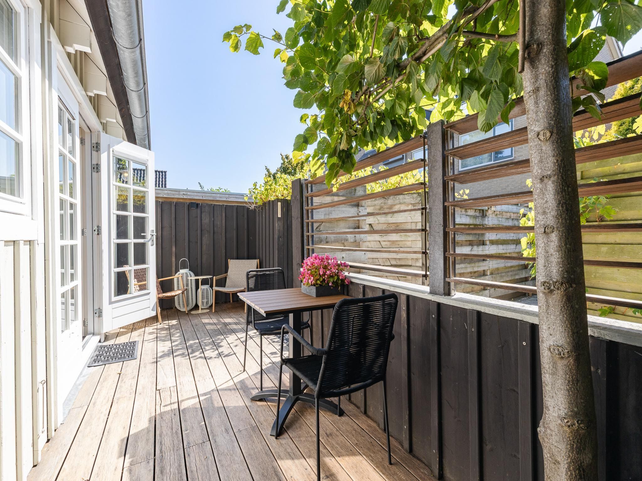 Het terras van Lijsterhofstraat 13 - Knusse vakantiewoning nabij strand en centrum in Domburg