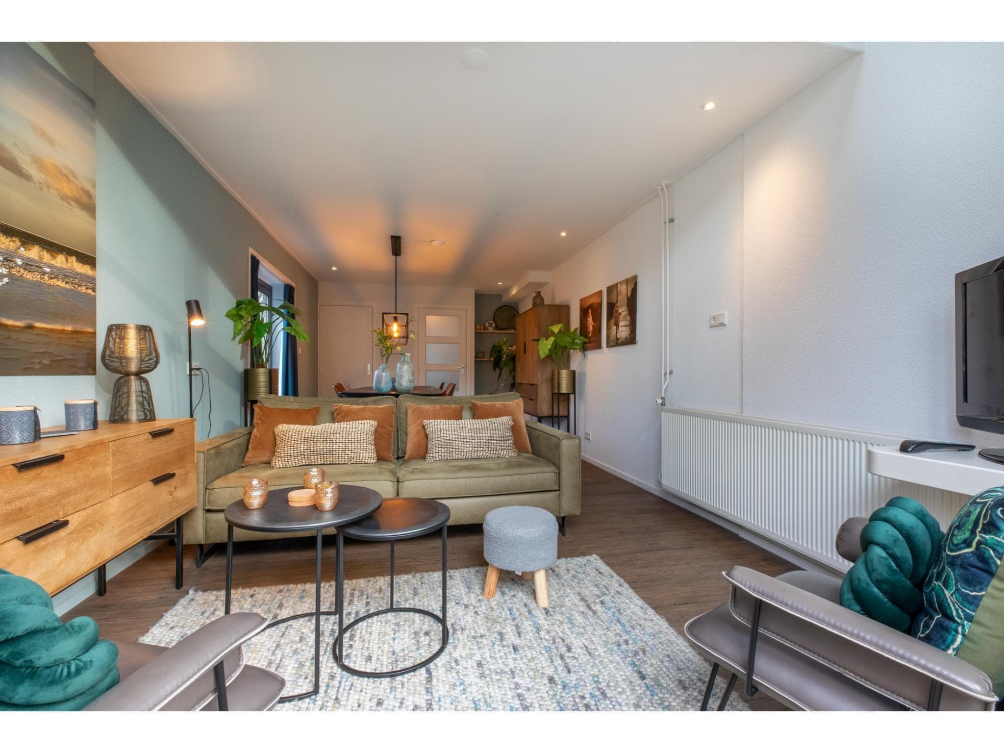 De woonkamer van WoesteHoeve in Biggekerke