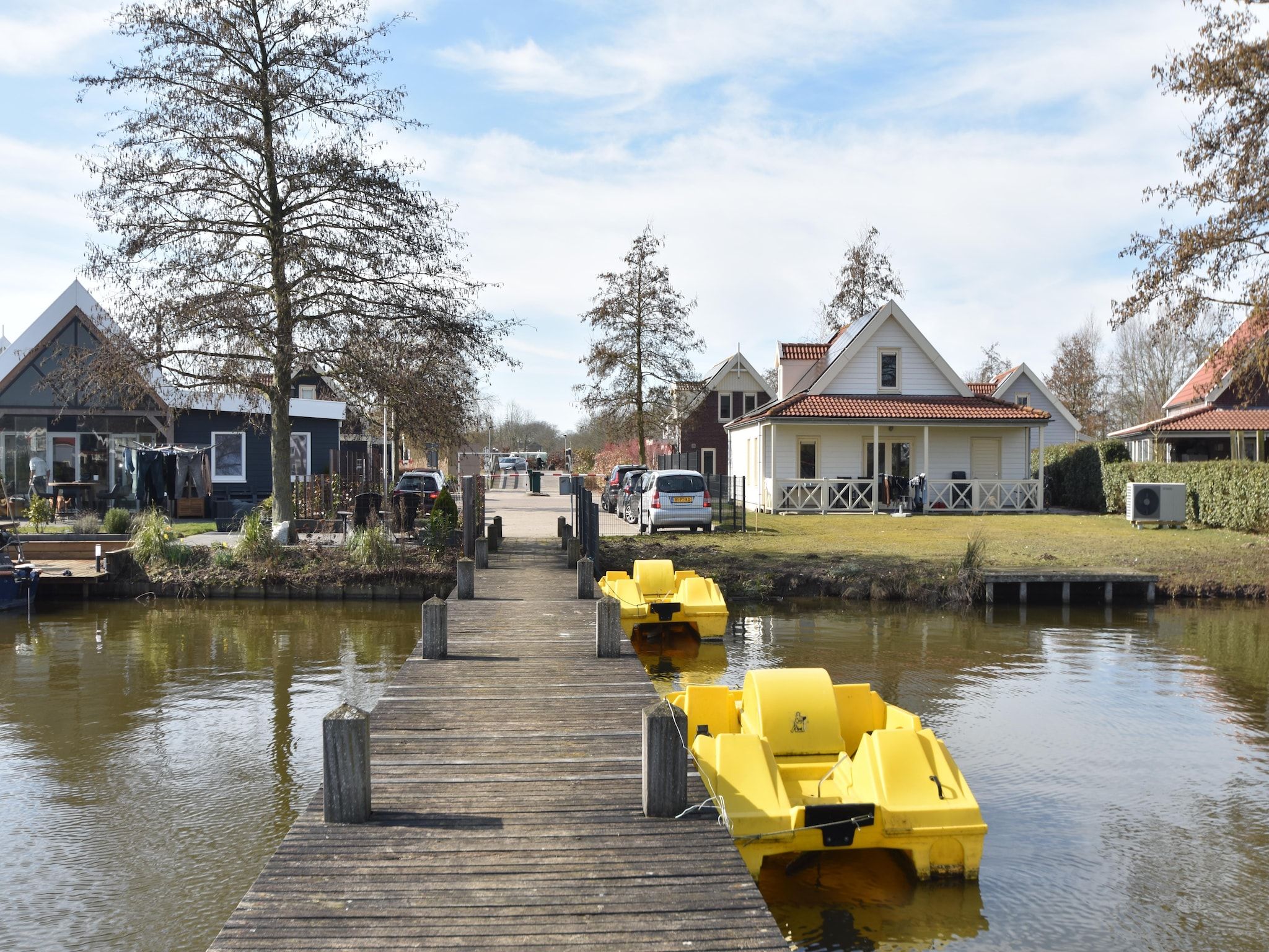 Parkfaciliteiten bij Watervilla 51 in Simonshaven