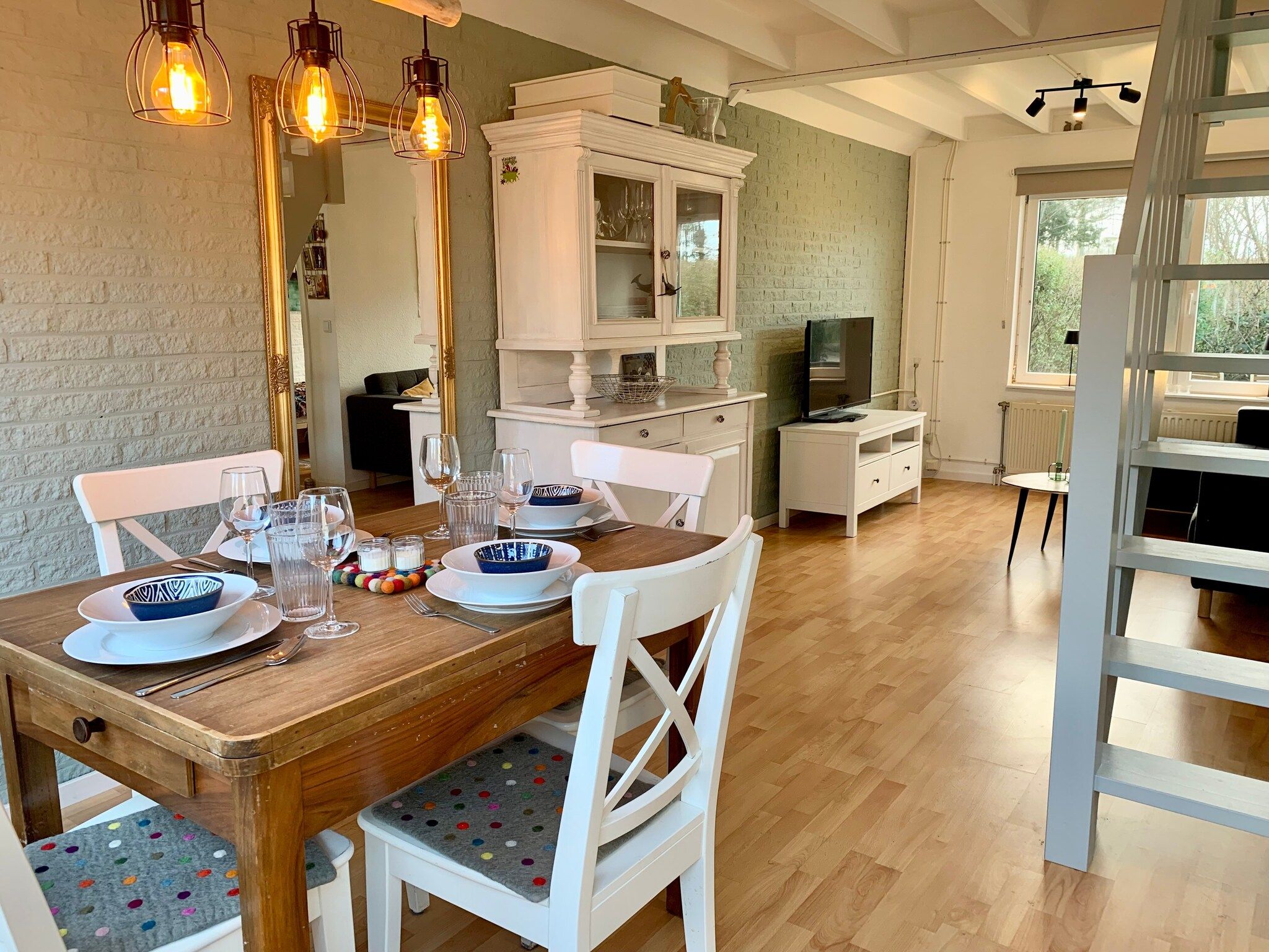 De eetkamer van Belkmerduinen 31 in Sint Maartenszee