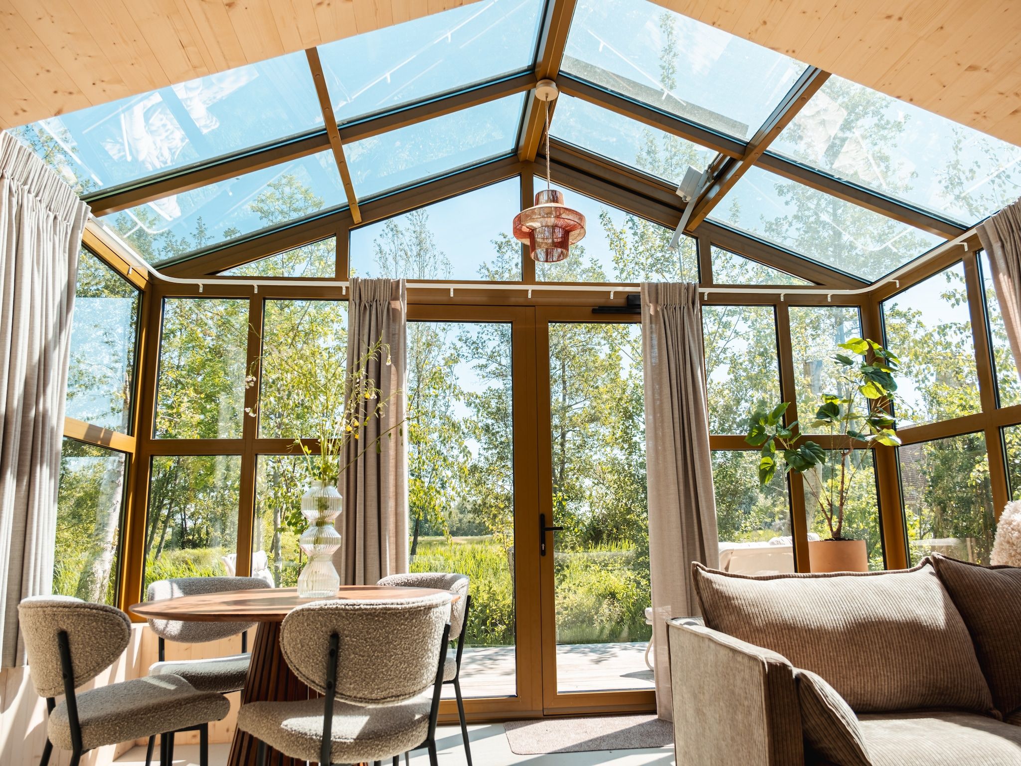 Het uitzicht vanaf Large Green House 4 persoons in Scherpenzeel (FR)