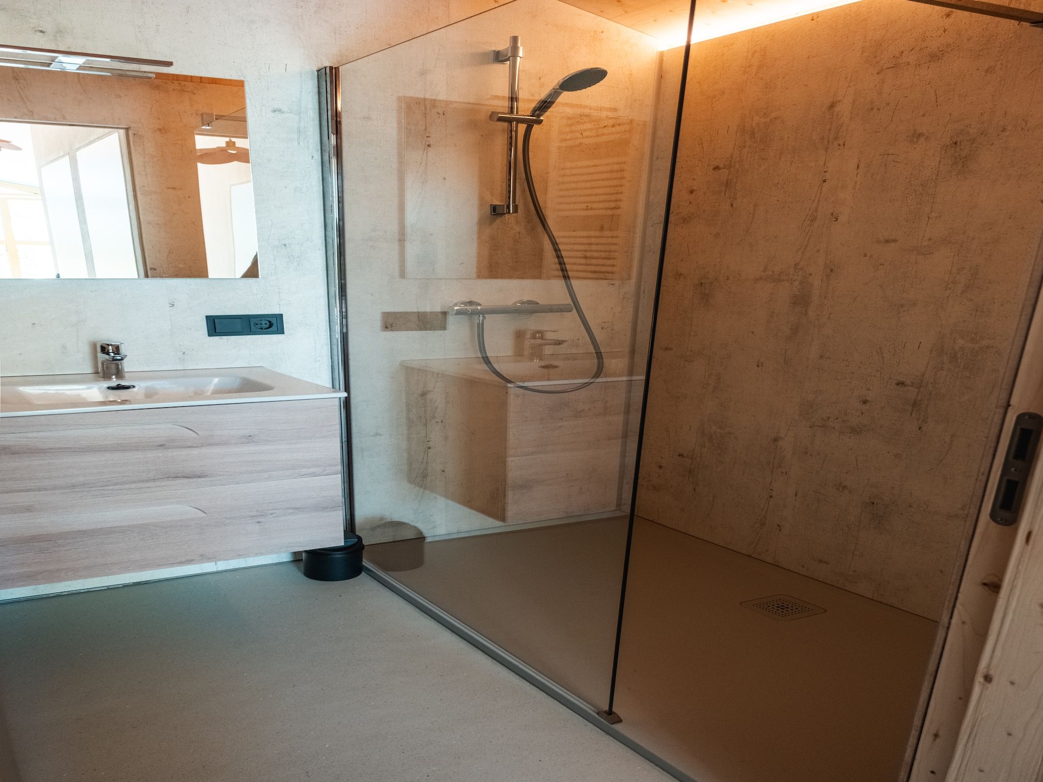 De badkamer van Large Green House 4 persoons in Scherpenzeel (FR)