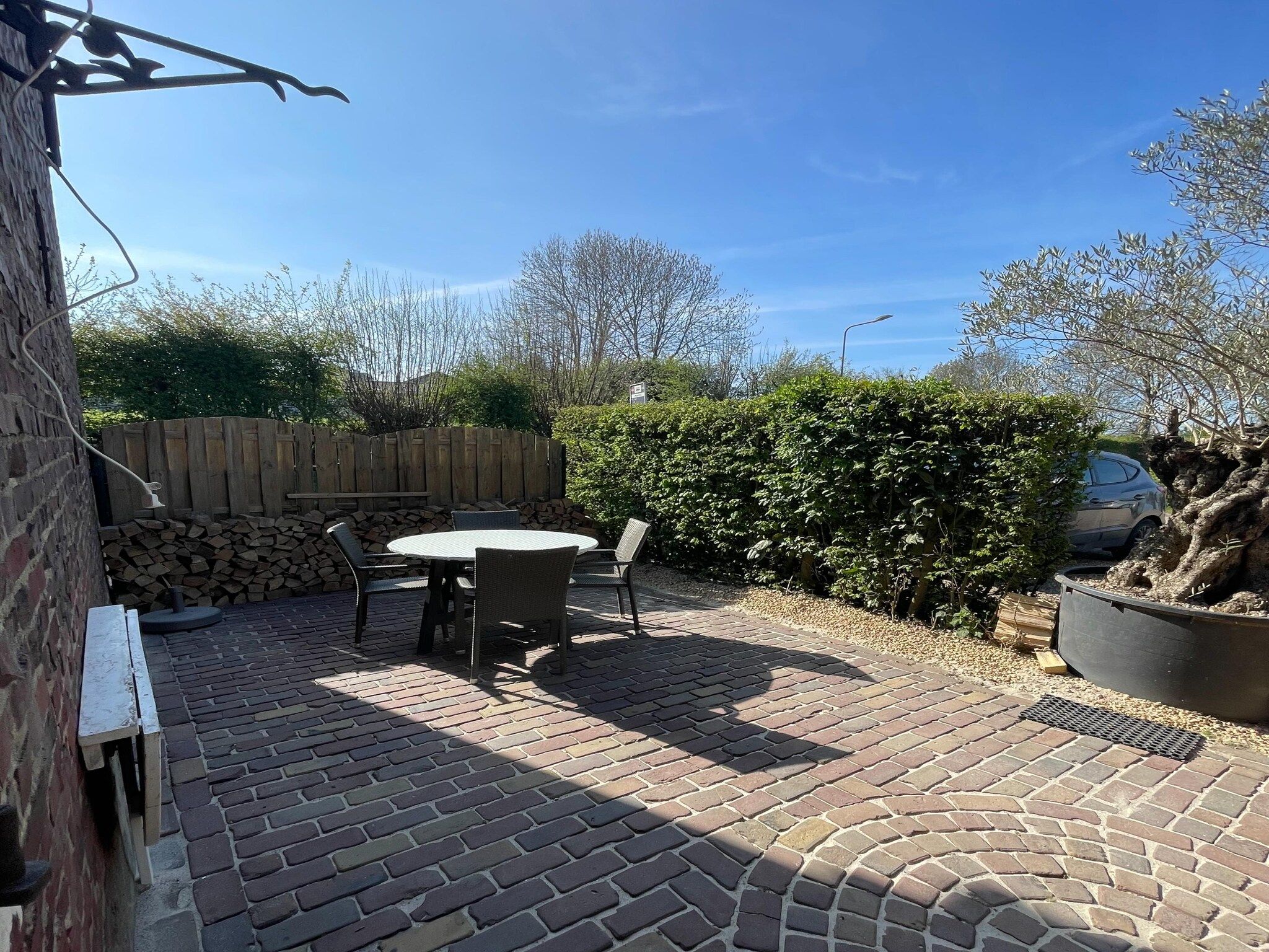 Het terras van Valleyview Cottages - NR17 in Voerendaal