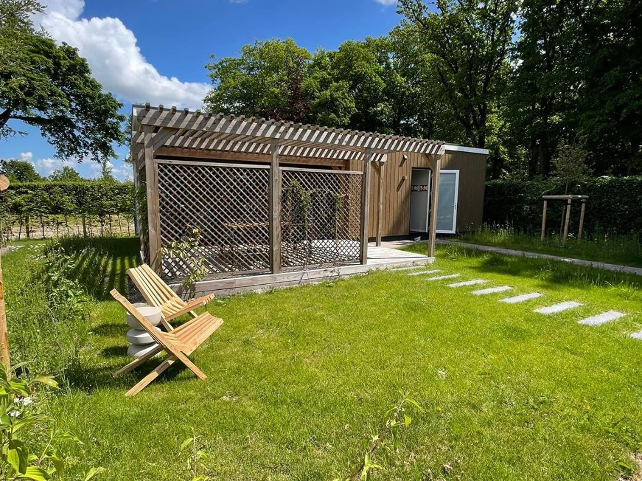 De buitenkant van Op'e Pleats in Sint Nicolaasga