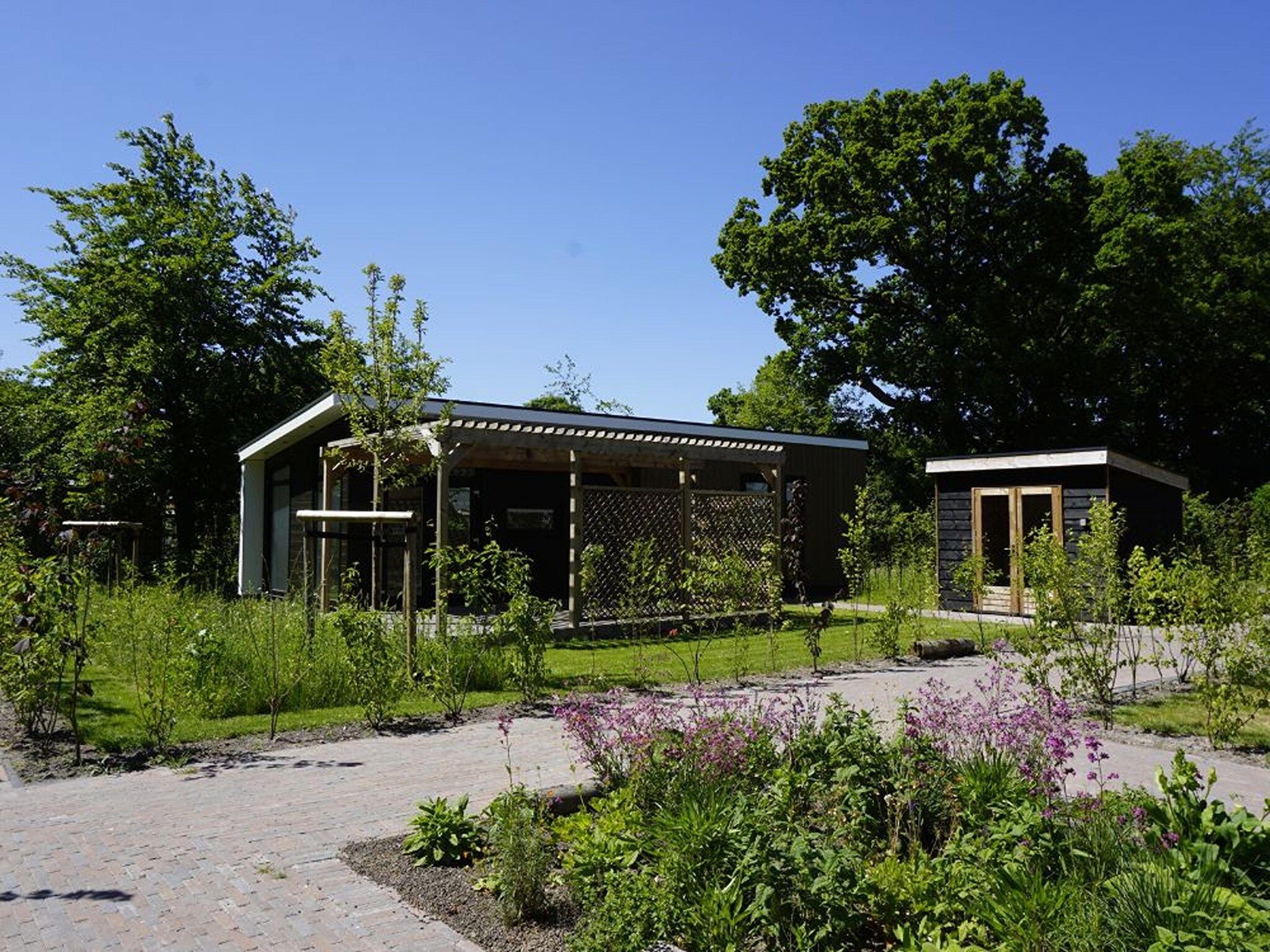 De buitenkant van Op'e Pleats in Sint Nicolaasga