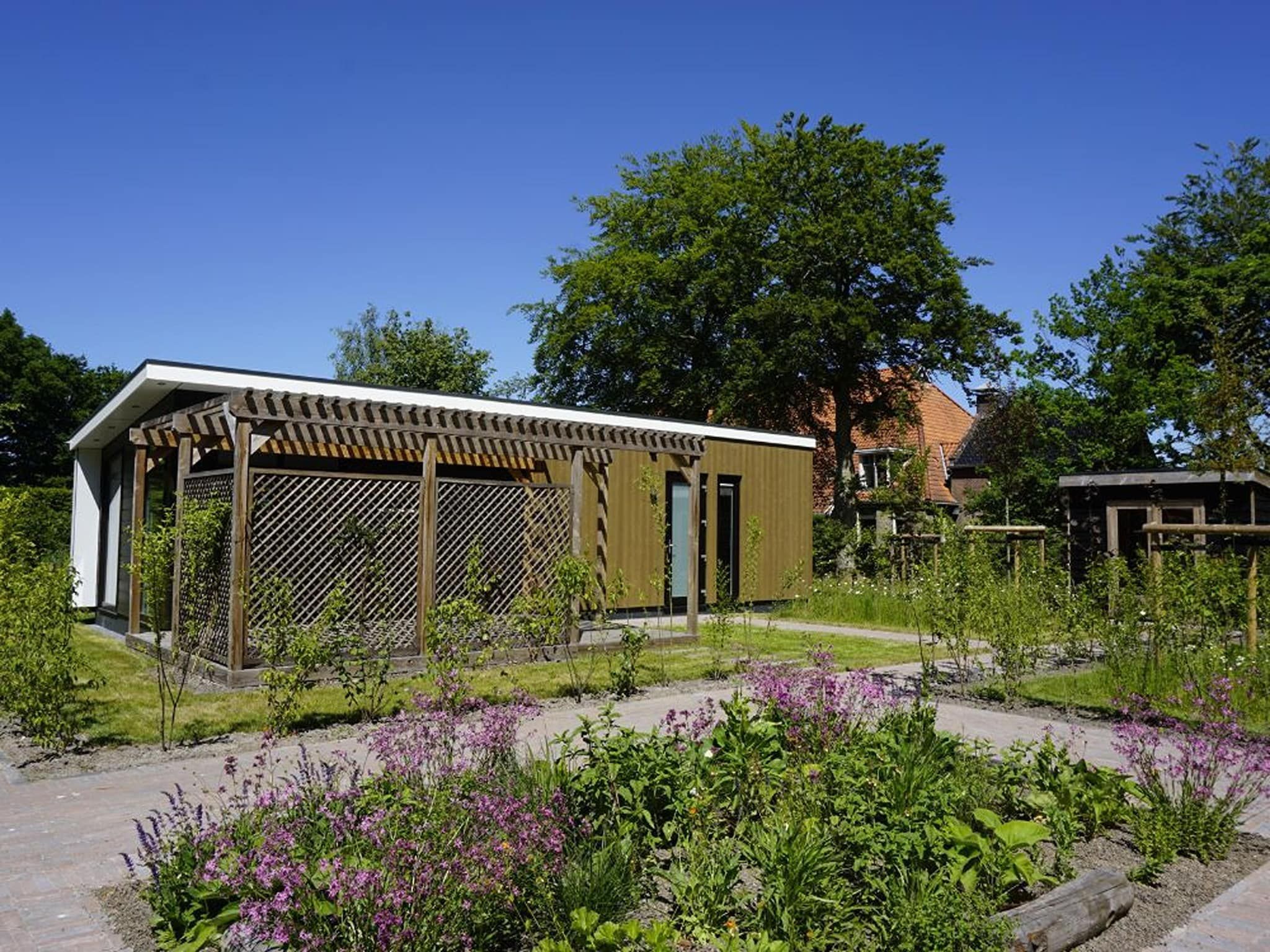 De buitenkant van Op'e Pleats in Sint Nicolaasga