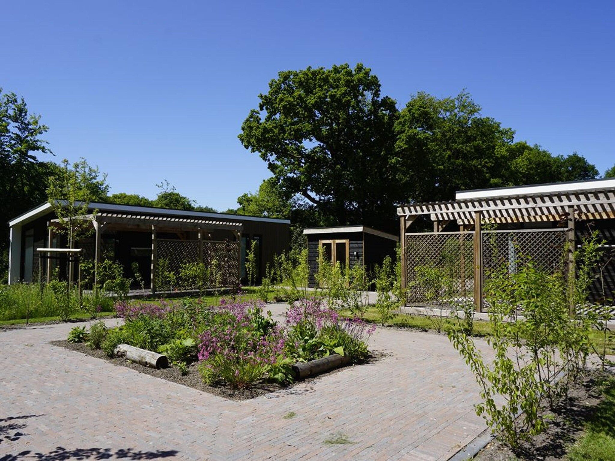 De buitenkant van Op'e Pleats in Sint Nicolaasga