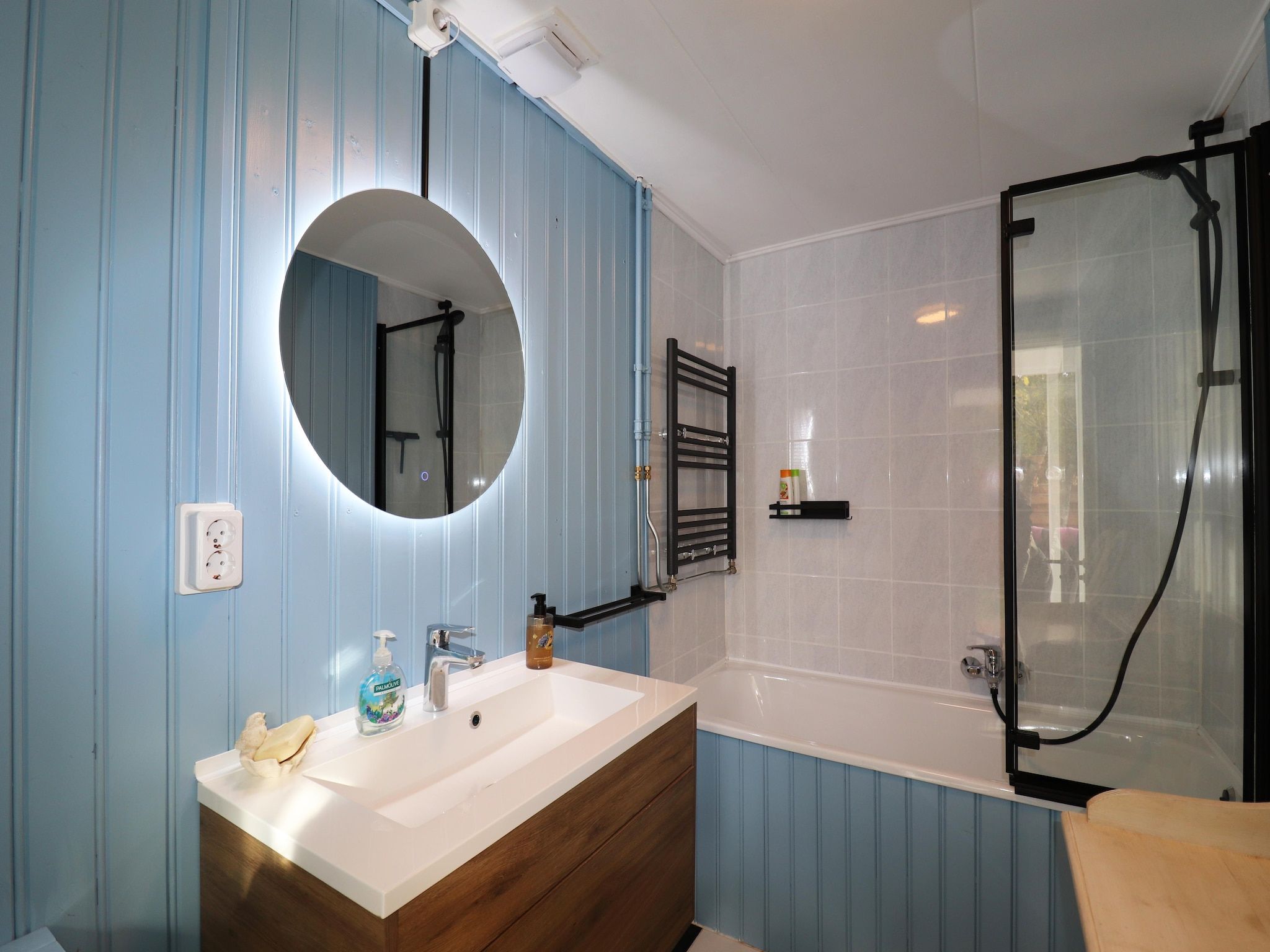 De badkamer van Casa Divera in Noordwijkerhout