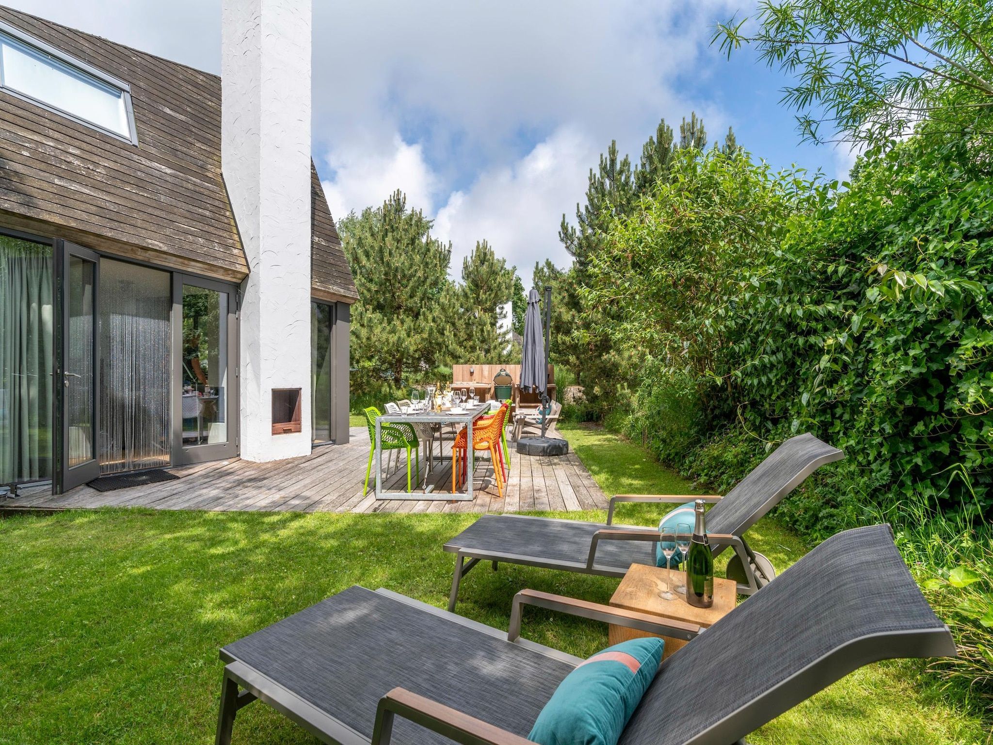 De tuin van Duynzoom 2 in De Koog