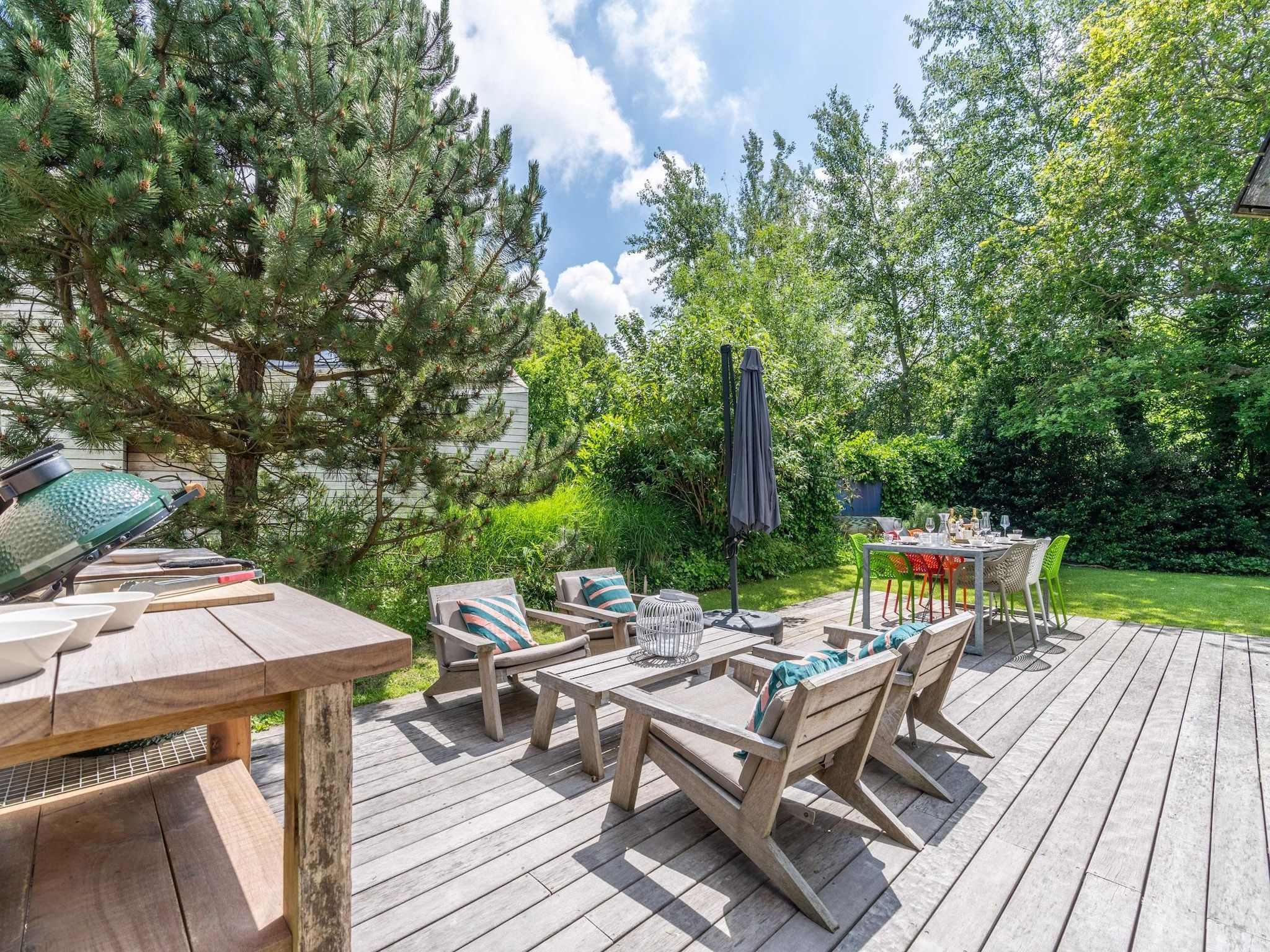 Het terras van Duynzoom 2 in De Koog