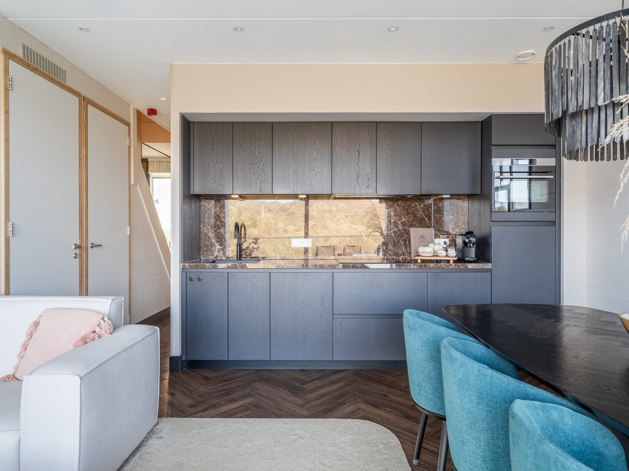 De keuken van Penthouse Zilt | 6 Persons in Sint Maartenszee