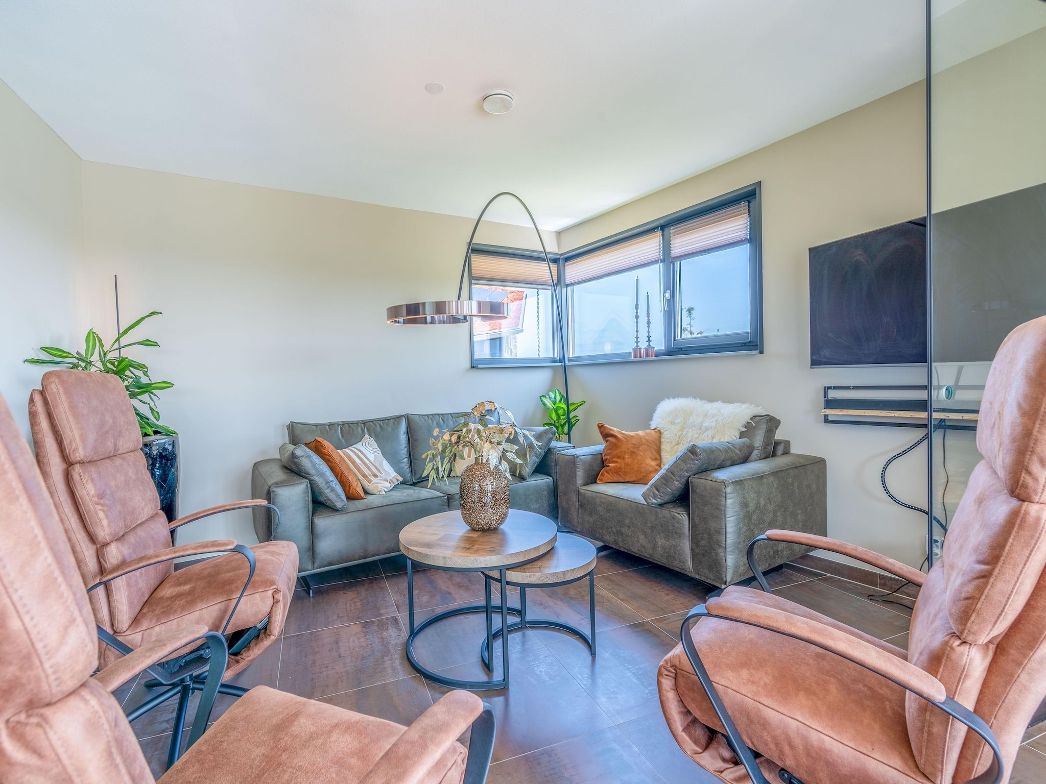 De woonkamer van Waalerburght 18 in De Waal