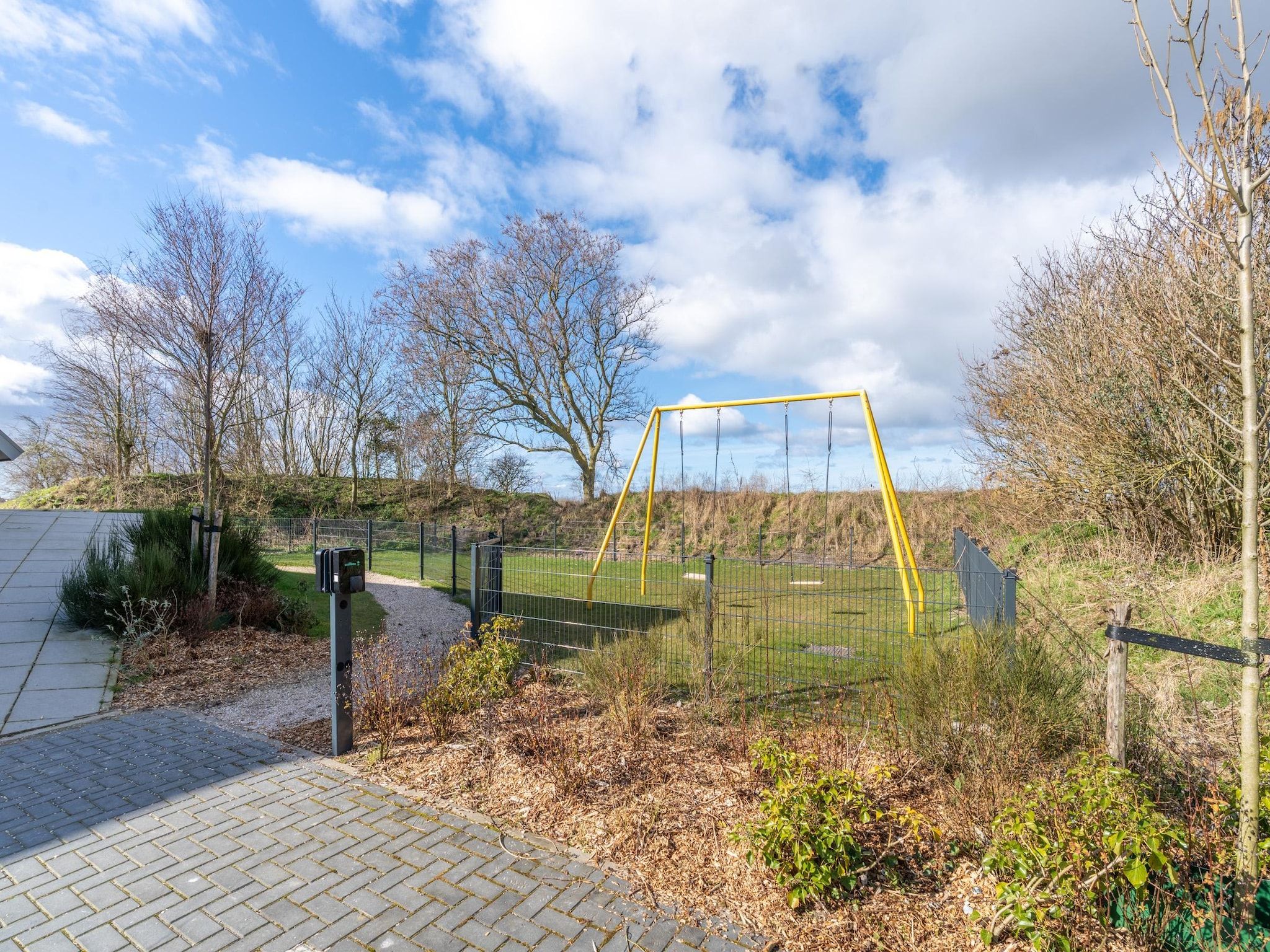 De tuin van Waalerburght 14 in De Waal