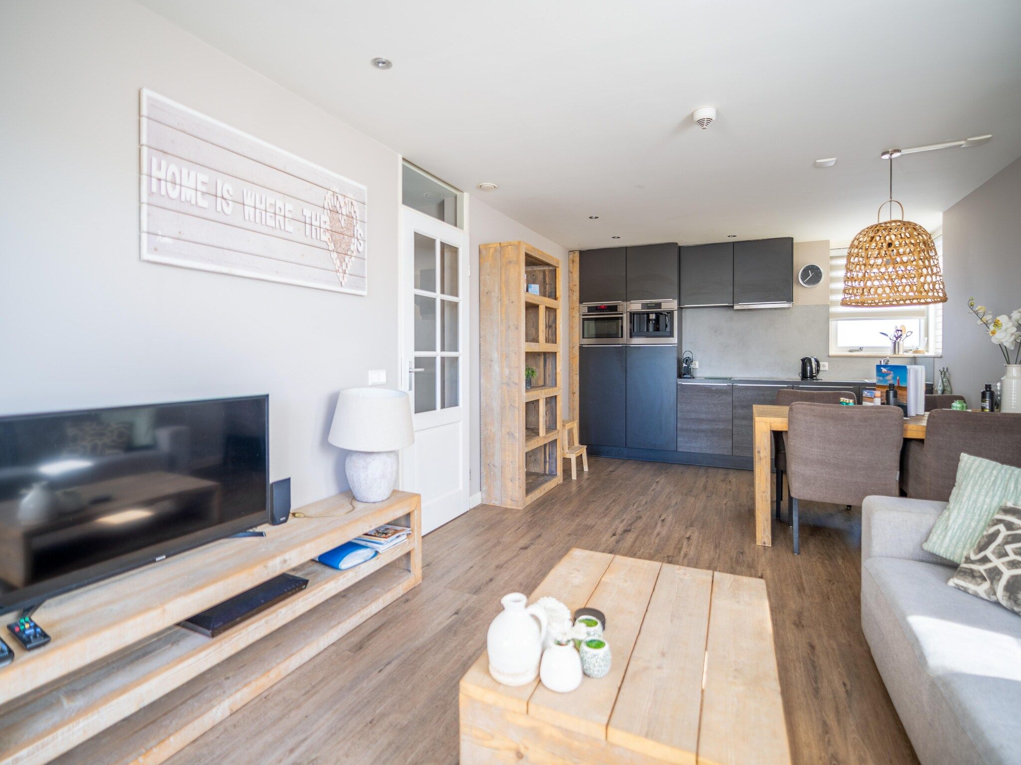 De woonkamer van Juliana 034 in De Koog