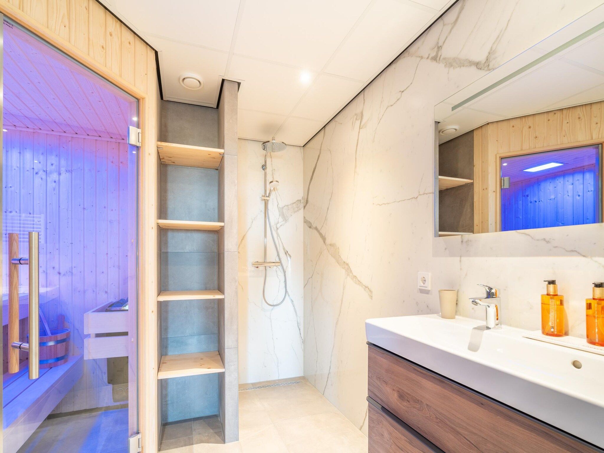 De badkamer van Juliana 066 in De Koog