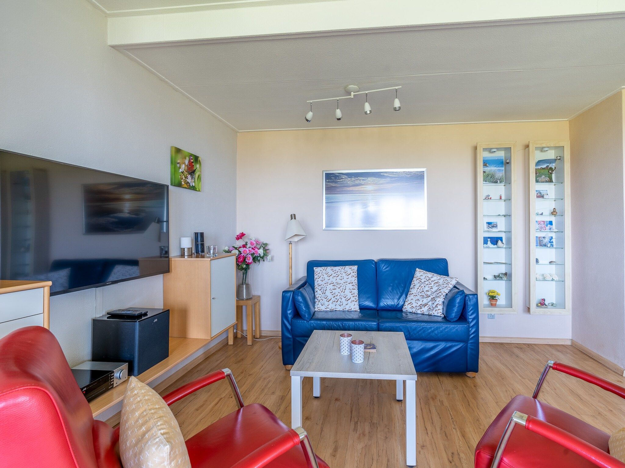De woonkamer van Juliana 110 in De Koog