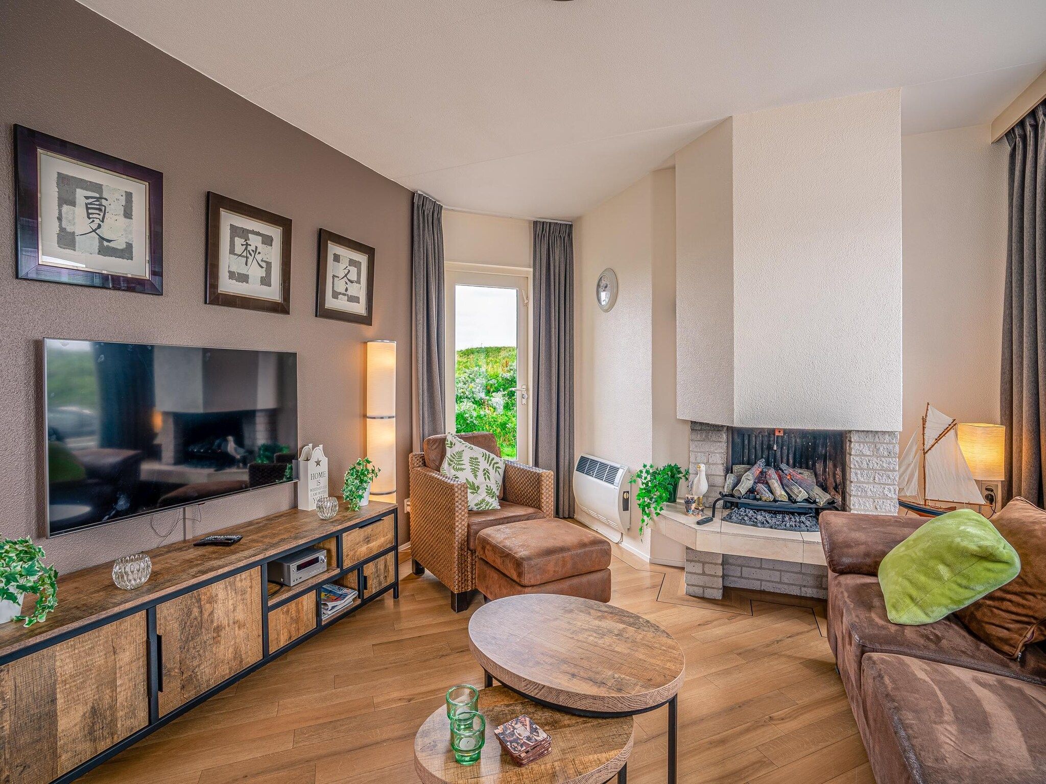 De woonkamer van Juliana 070 in De Koog