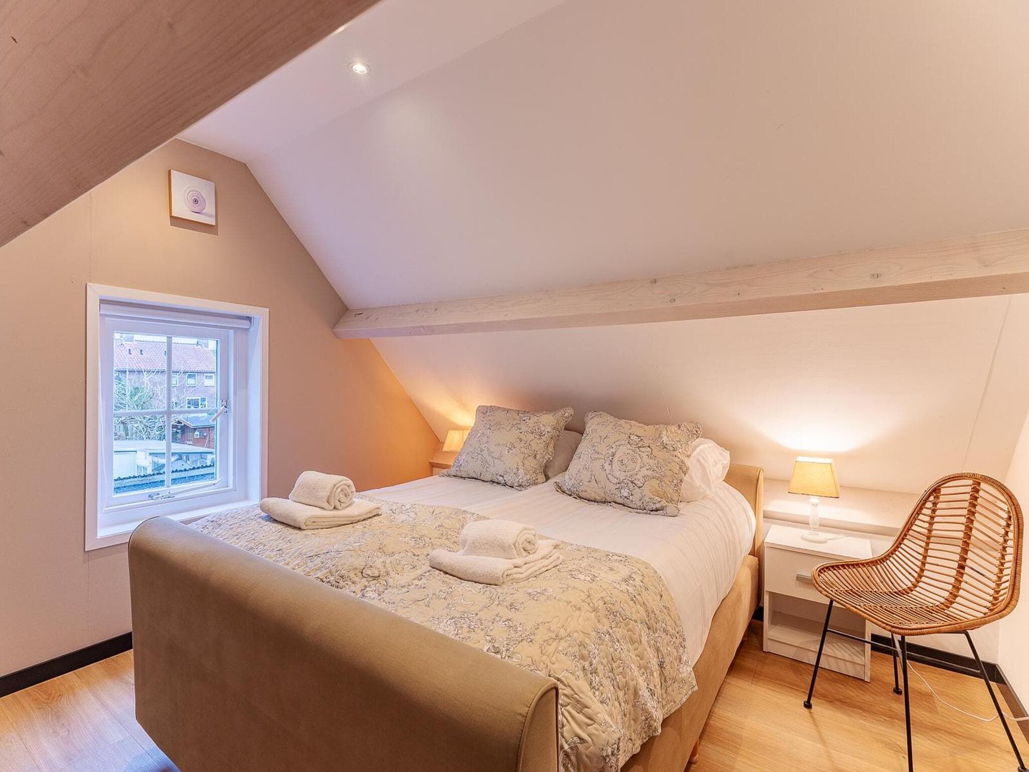 Een slaapkamer van Holiday home - Schoolstraat 6a | Vrouwenpolder in Vrouwenpolder