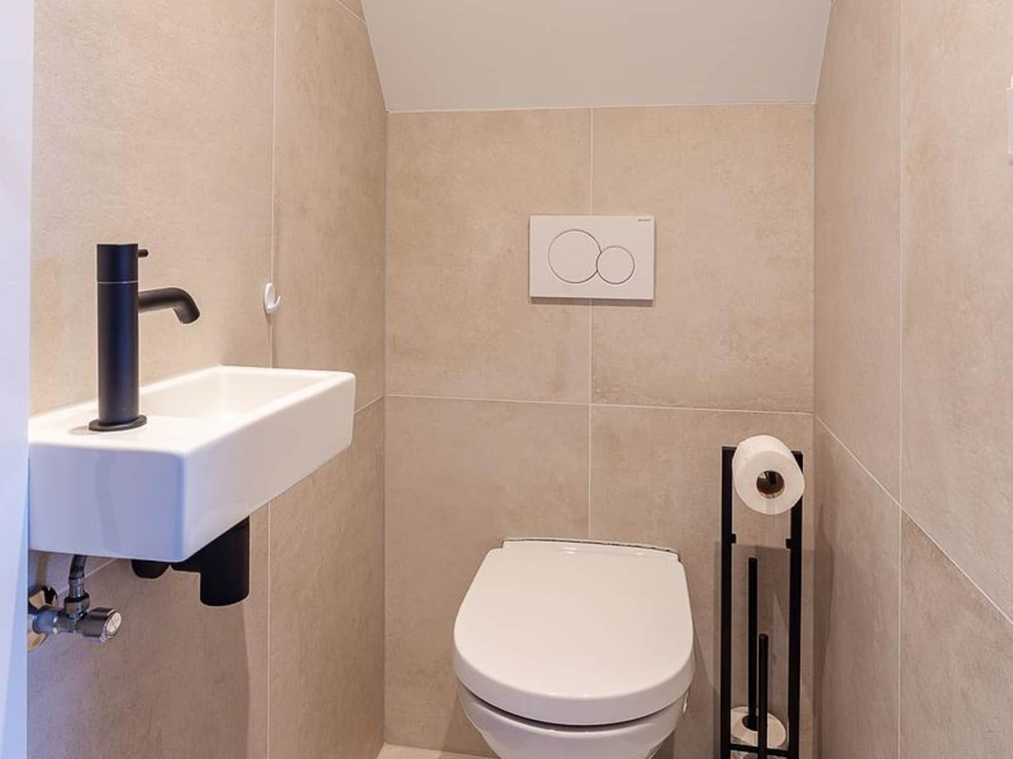 De badkamer van Holiday home - Schoolstraat 6a | Vrouwenpolder in Vrouwenpolder