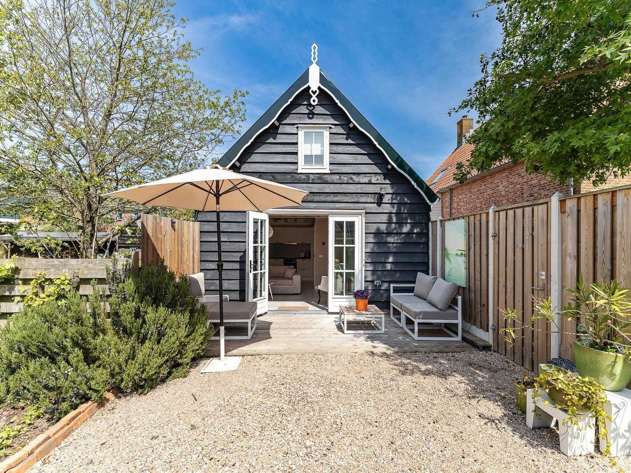 De buitenkant van Holiday home - Schoolstraat 6a | Vrouwenpolder in Vrouwenpolder