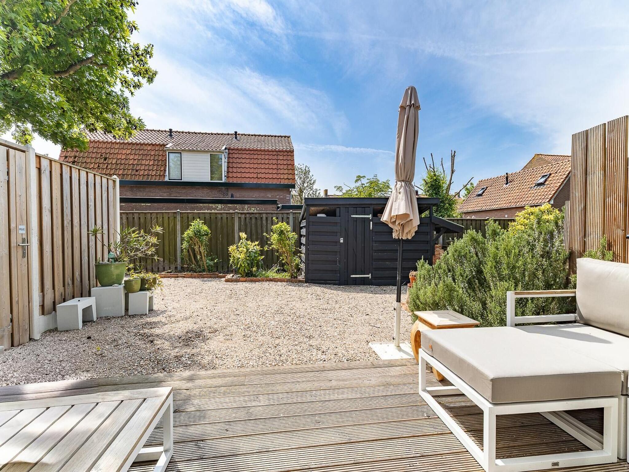 Het terras van Holiday home - Schoolstraat 6a | Vrouwenpolder in Vrouwenpolder