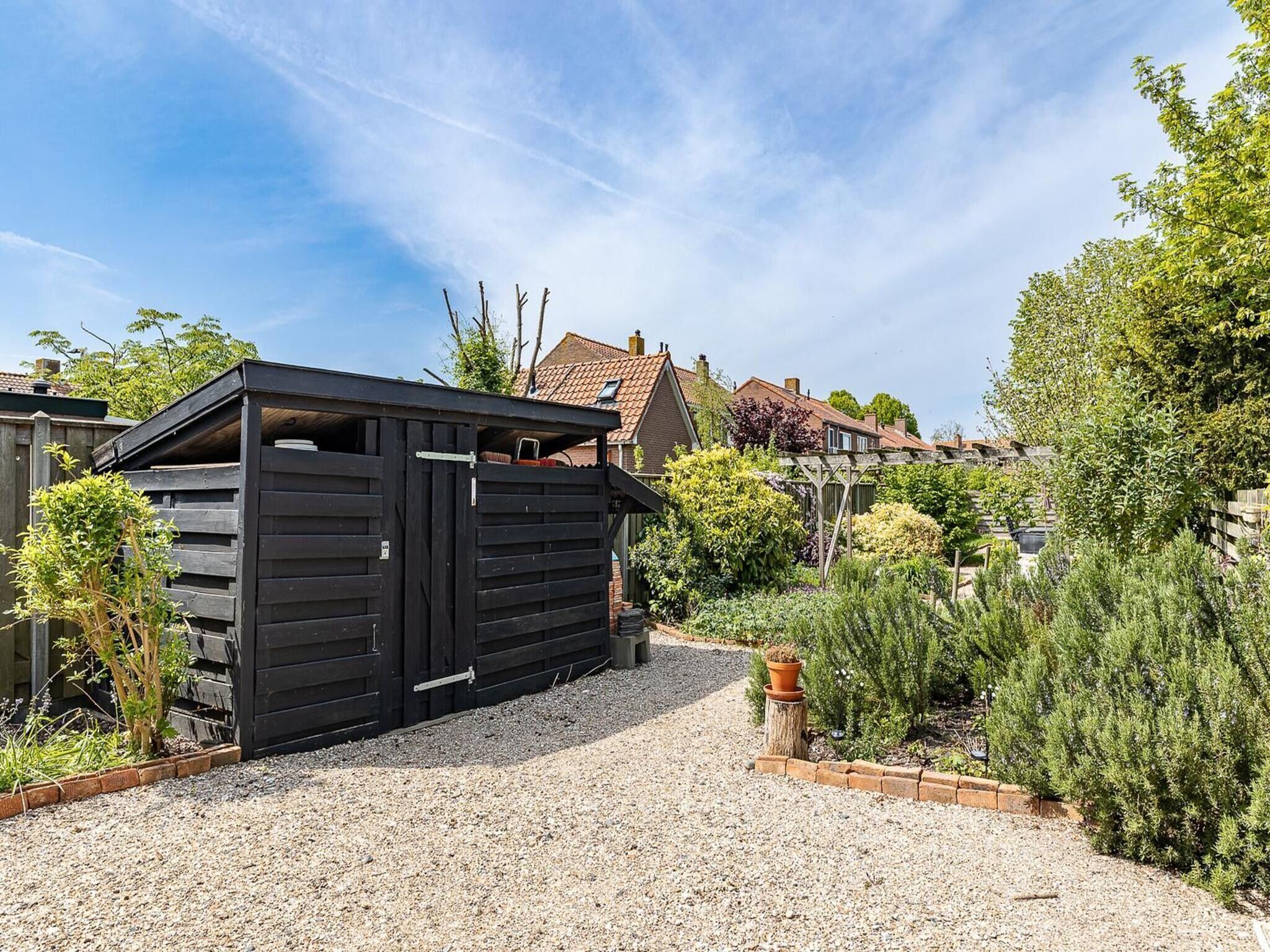 De tuin van Holiday home - Schoolstraat 6a | Vrouwenpolder in Vrouwenpolder