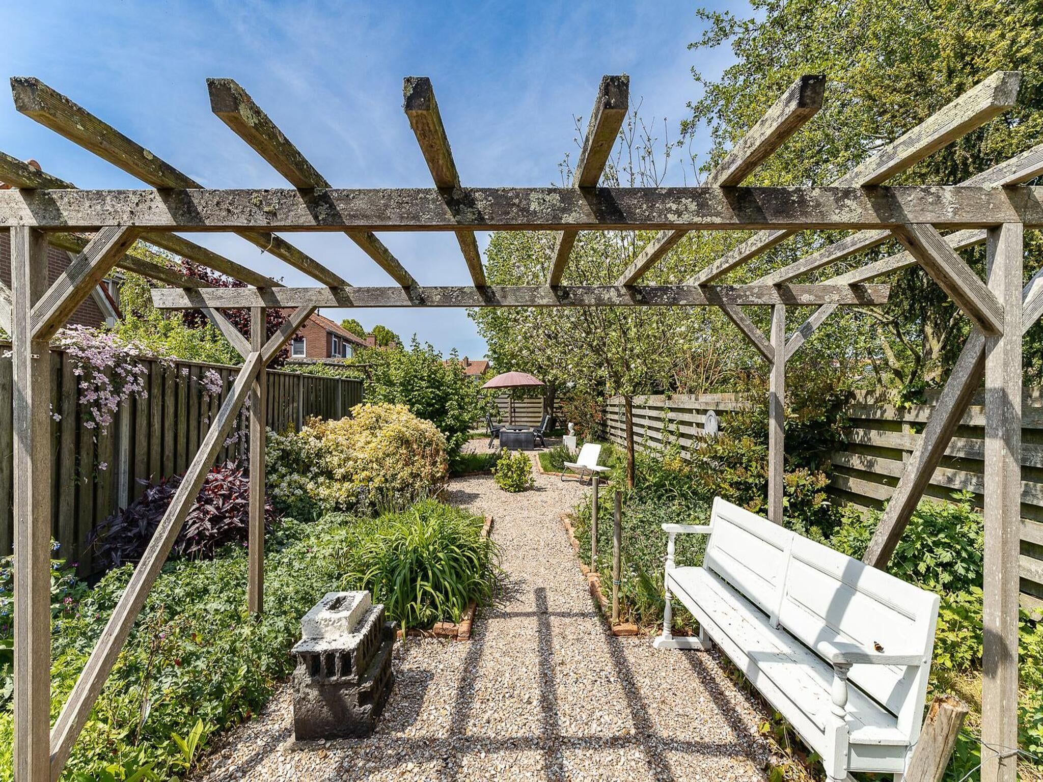 De tuin van Holiday home - Schoolstraat 6a | Vrouwenpolder in Vrouwenpolder